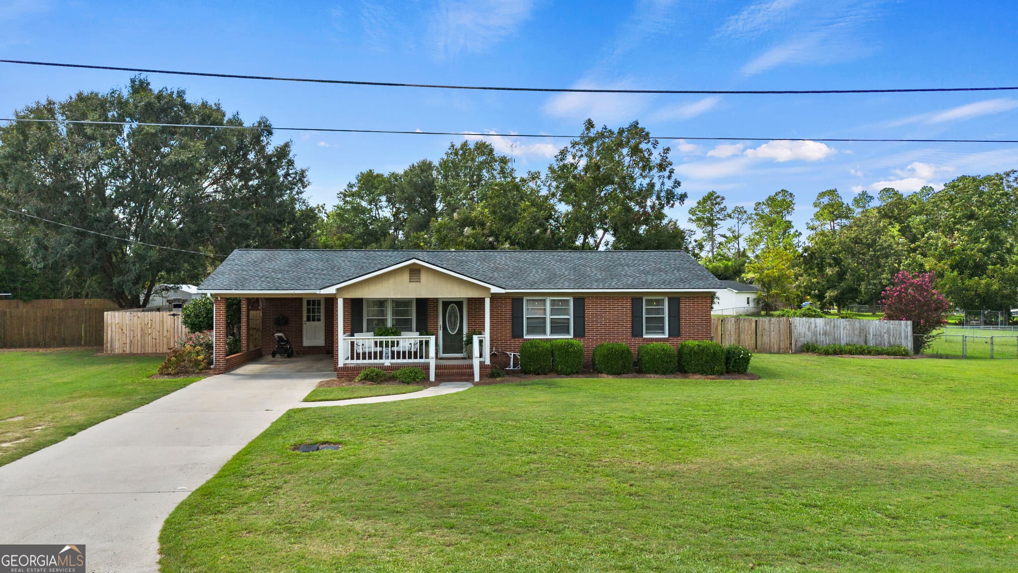 3 bedroom, 2 bathroom, 1,376 sq ft single family residence under contract at 143 Old Swainsboro Road, Twin City, GA 30471 — photo 2