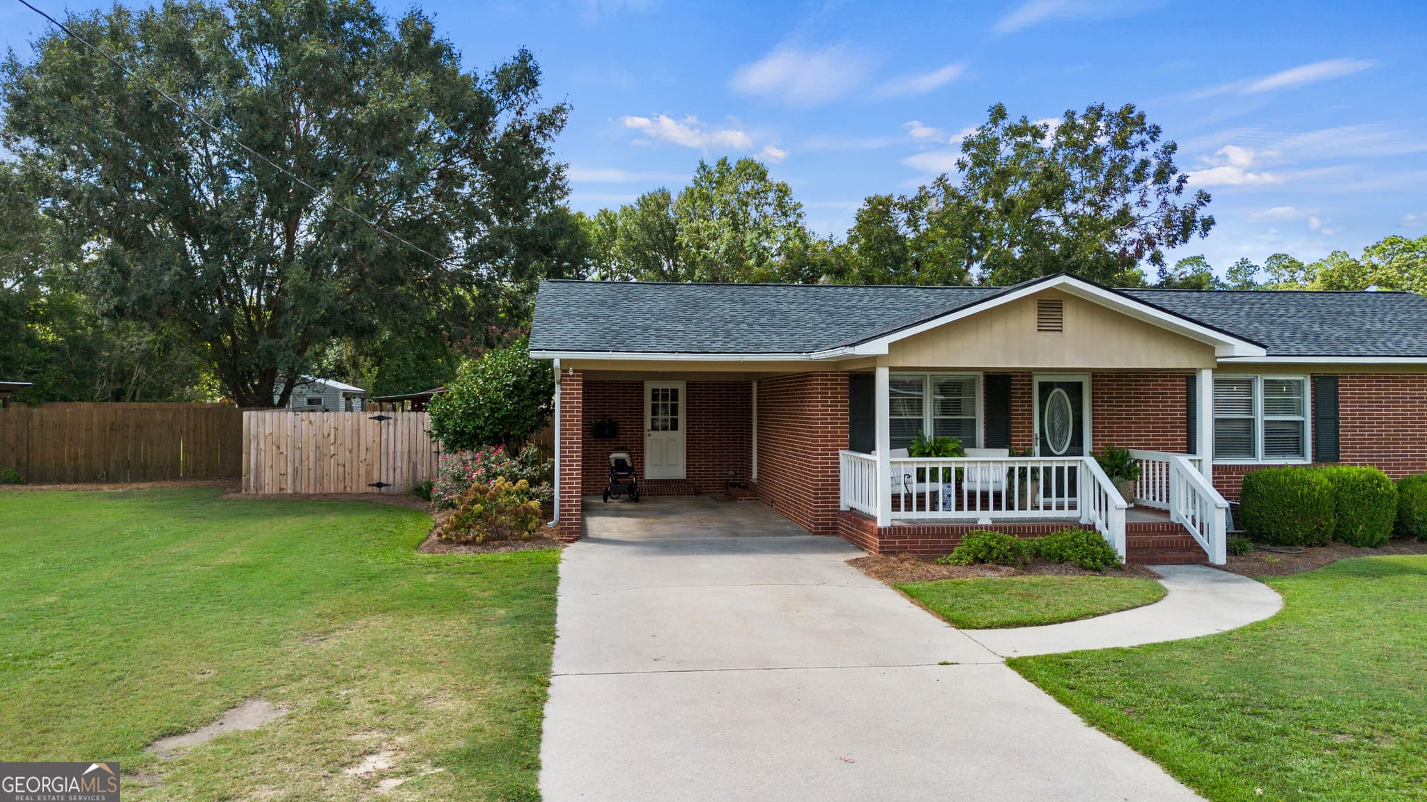 3 bedroom, 2 bathroom, 1,376 sq ft single family residence under contract at 143 Old Swainsboro Road, Twin City, GA 30471 — photo 3