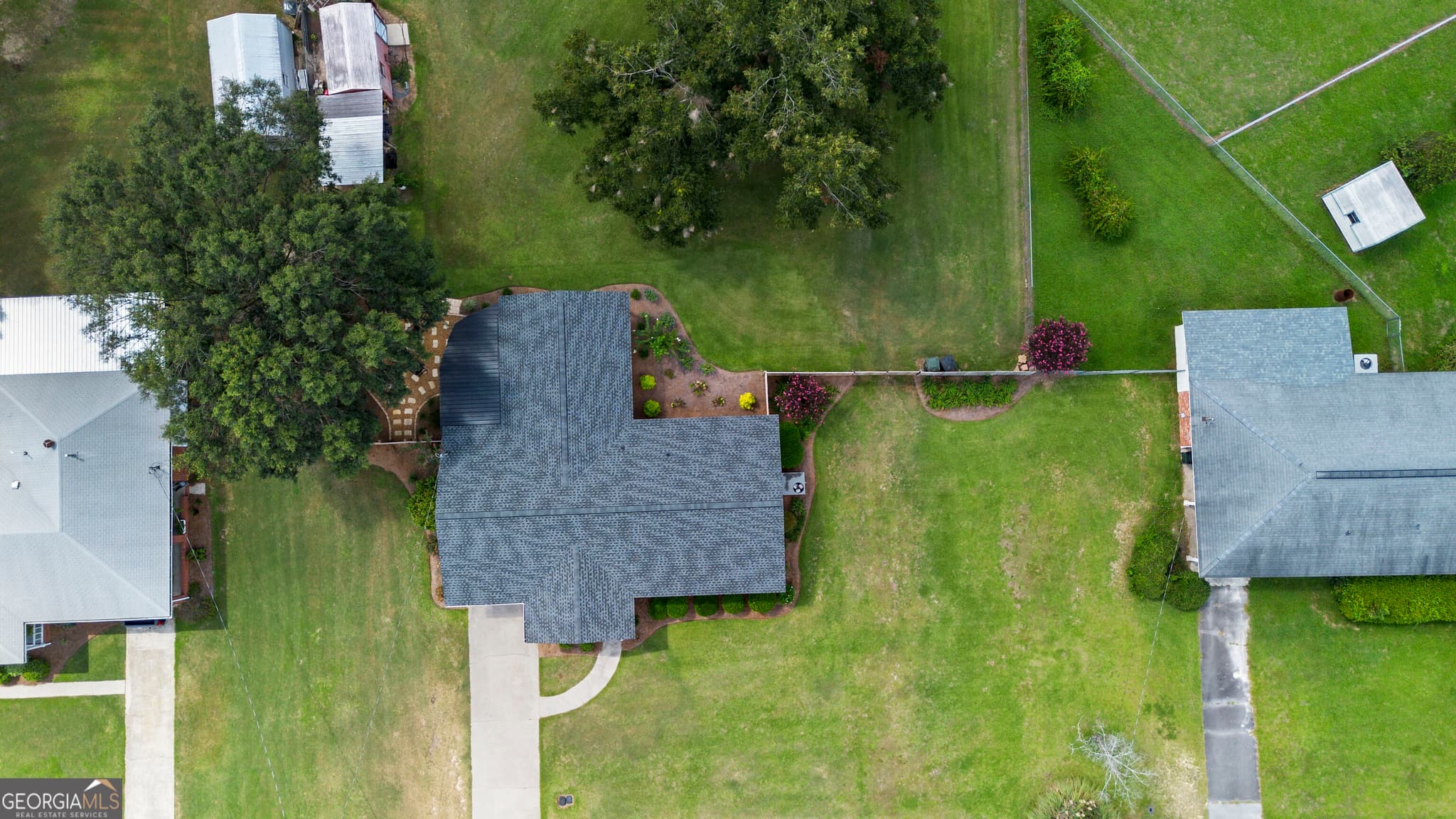 3 bedroom, 2 bathroom, 1,376 sq ft single family residence under contract at 143 Old Swainsboro Road, Twin City, GA 30471 — photo 4