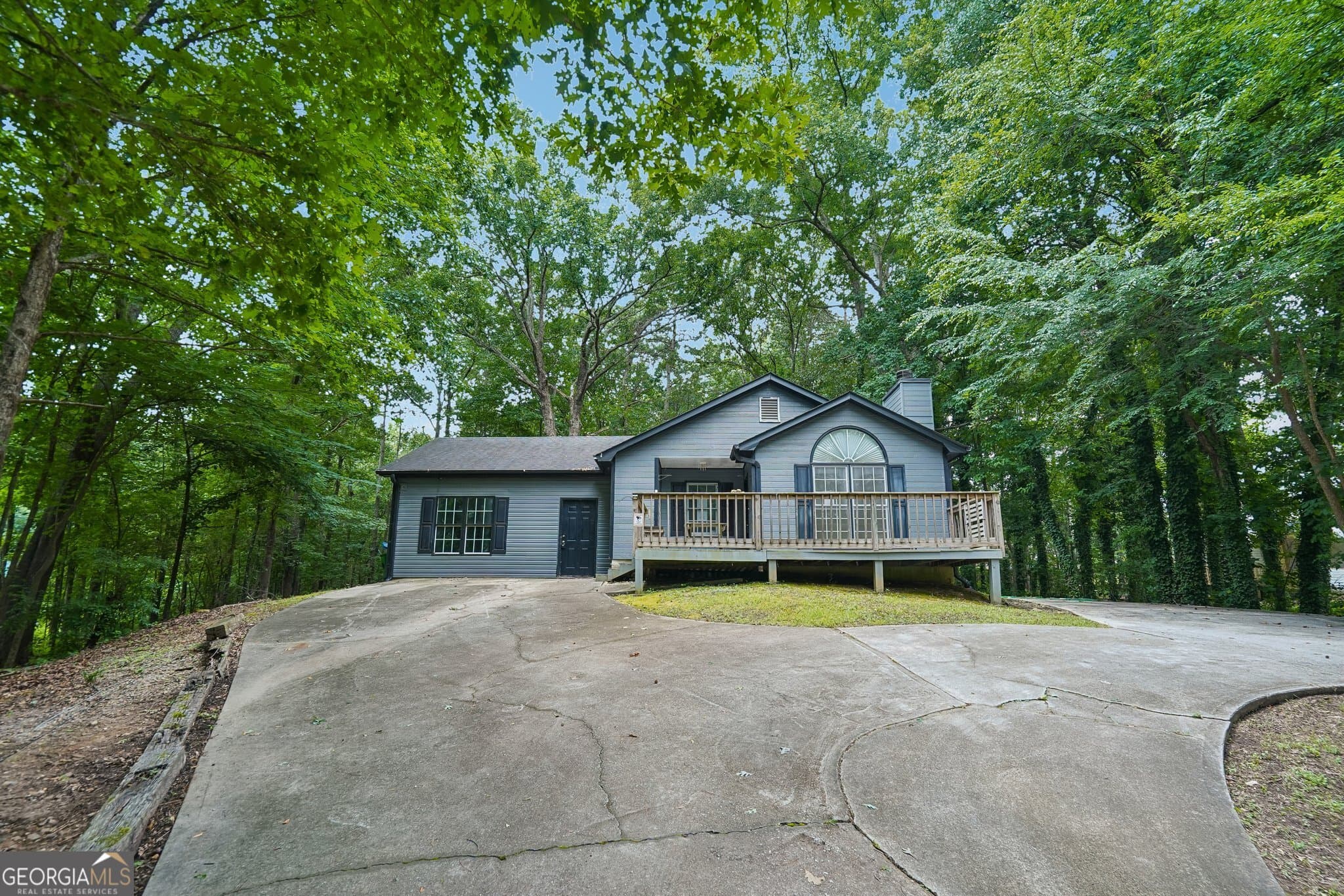 3 bedroom, 2 bathroom, 1,640 sq ft single family residence for sale at 217 Rainey Brooke Drive, Winder, GA 30680 — photo 2