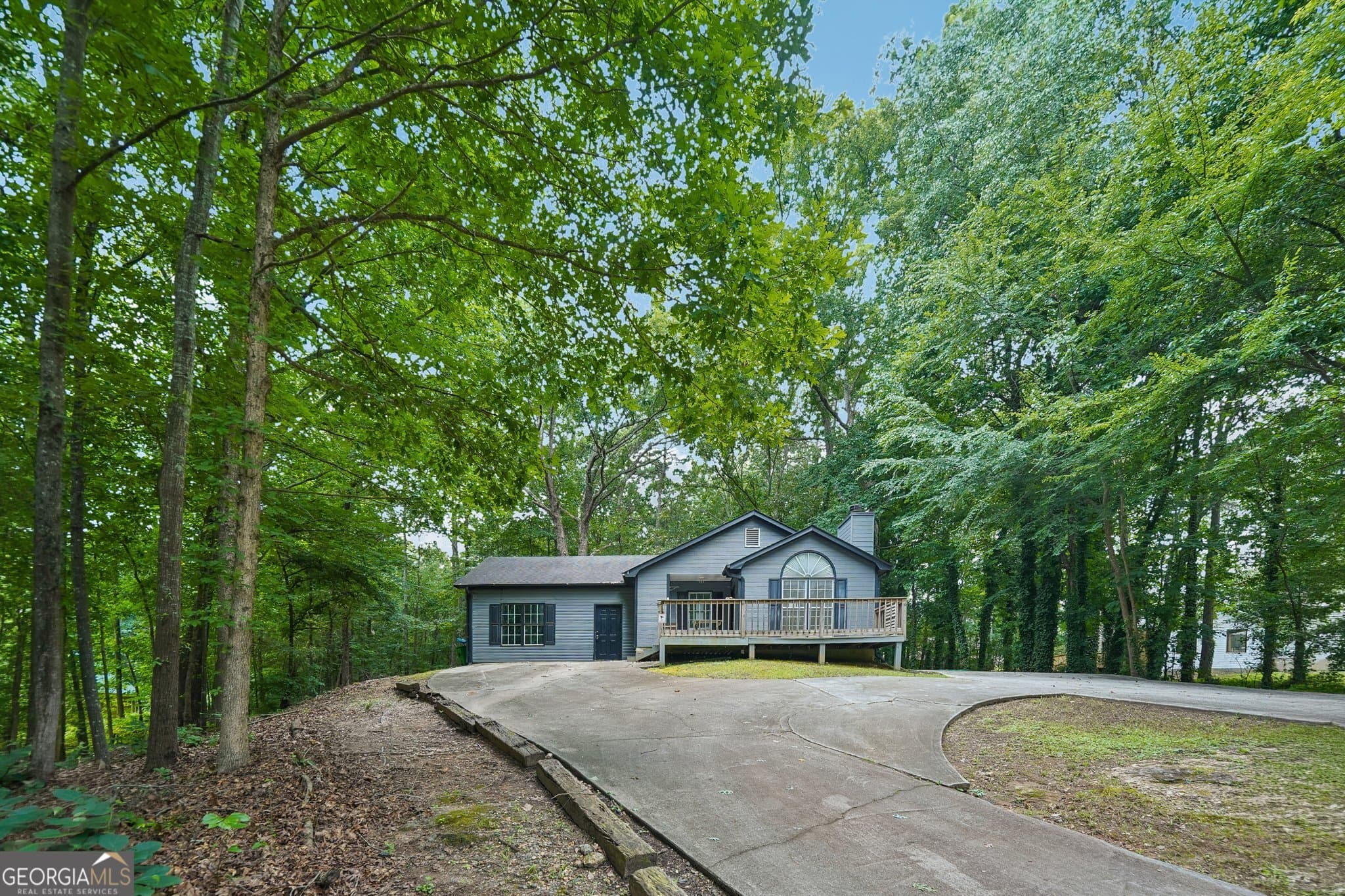 3 bedroom, 2 bathroom, 1,640 sq ft single family residence for sale at 217 Rainey Brooke Drive, Winder, GA 30680 — photo 1 of 27