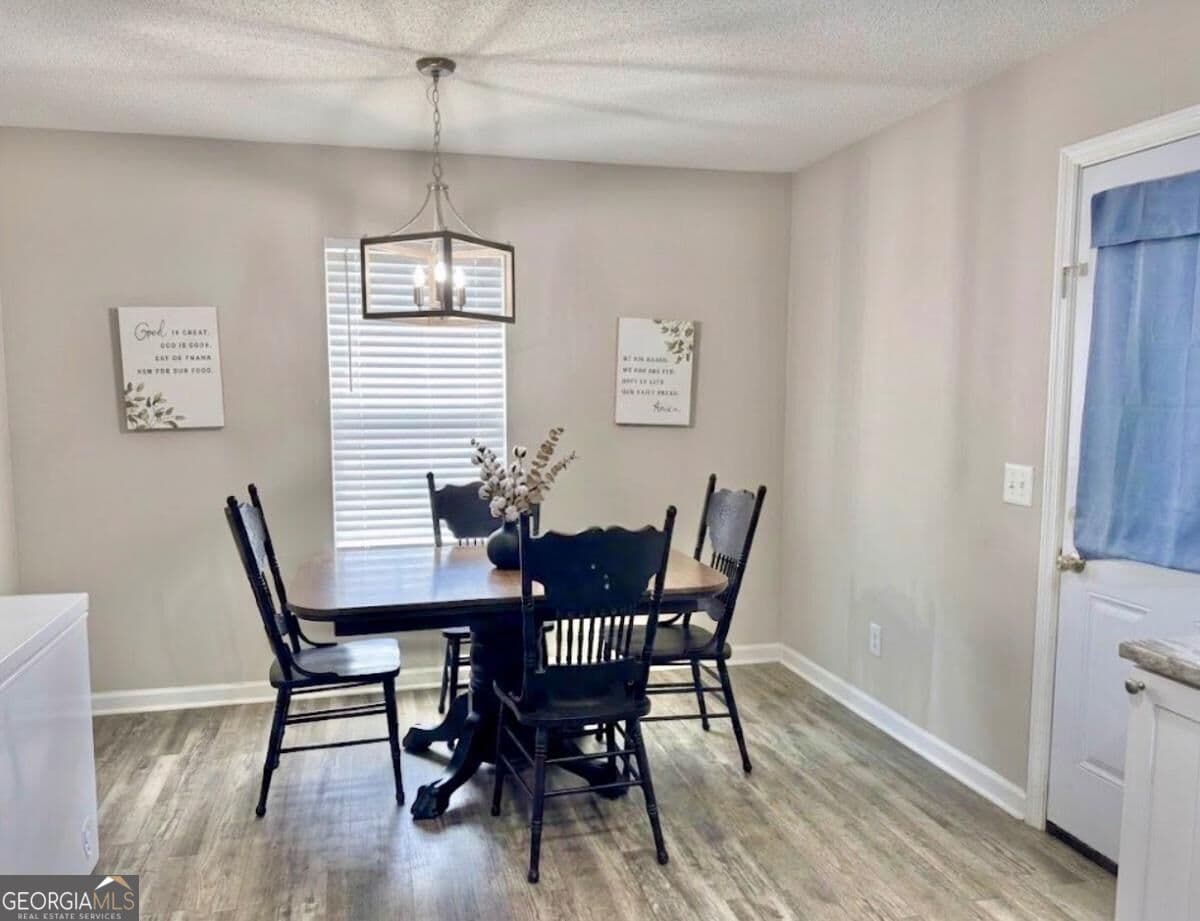 4 bedroom, 2 bathroom, 2,122 sq ft single family residence for sale at 271 Thomas Circle, Springfield, GA 31329 — photo 3