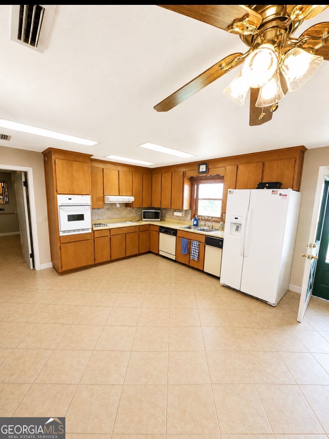 3 bedroom, 2 bathroom, 1,920 sq ft single family residence for sale at 1314 Co Rd 79, Eufaula, AL 36027 — photo 10