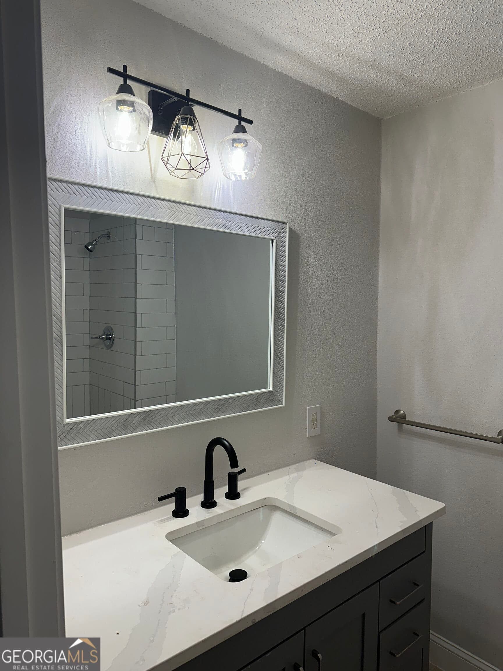 3 bedroom, 2 bathroom, 992 sq ft single family residence for sale at 60 Edwards Street, Griffin, GA 30223 — photo 2