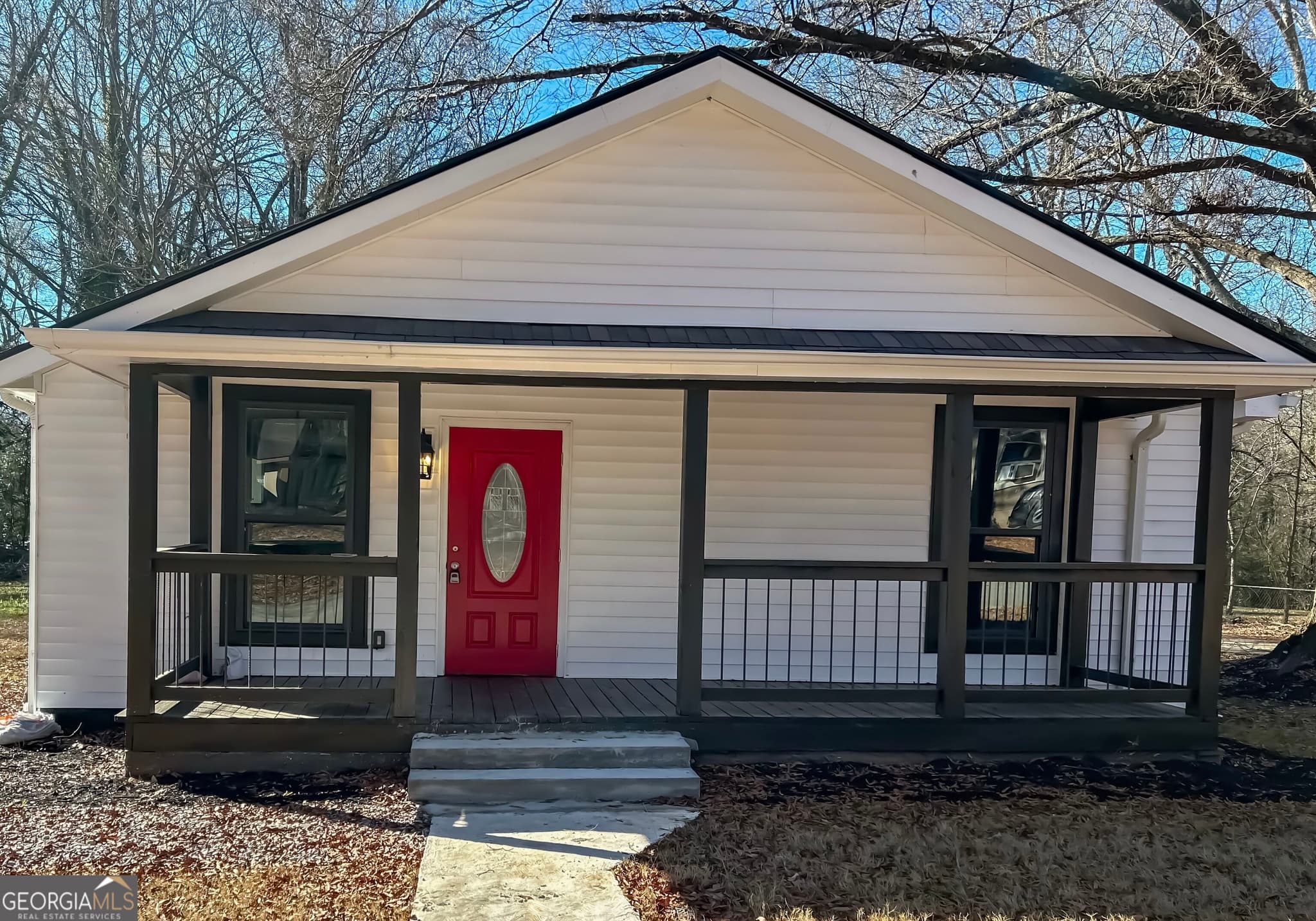 3 bedroom, 2 bathroom, 992 sq ft single family residence for sale at 60 Edwards Street, Griffin, GA 30223 — photo 1 of 5
