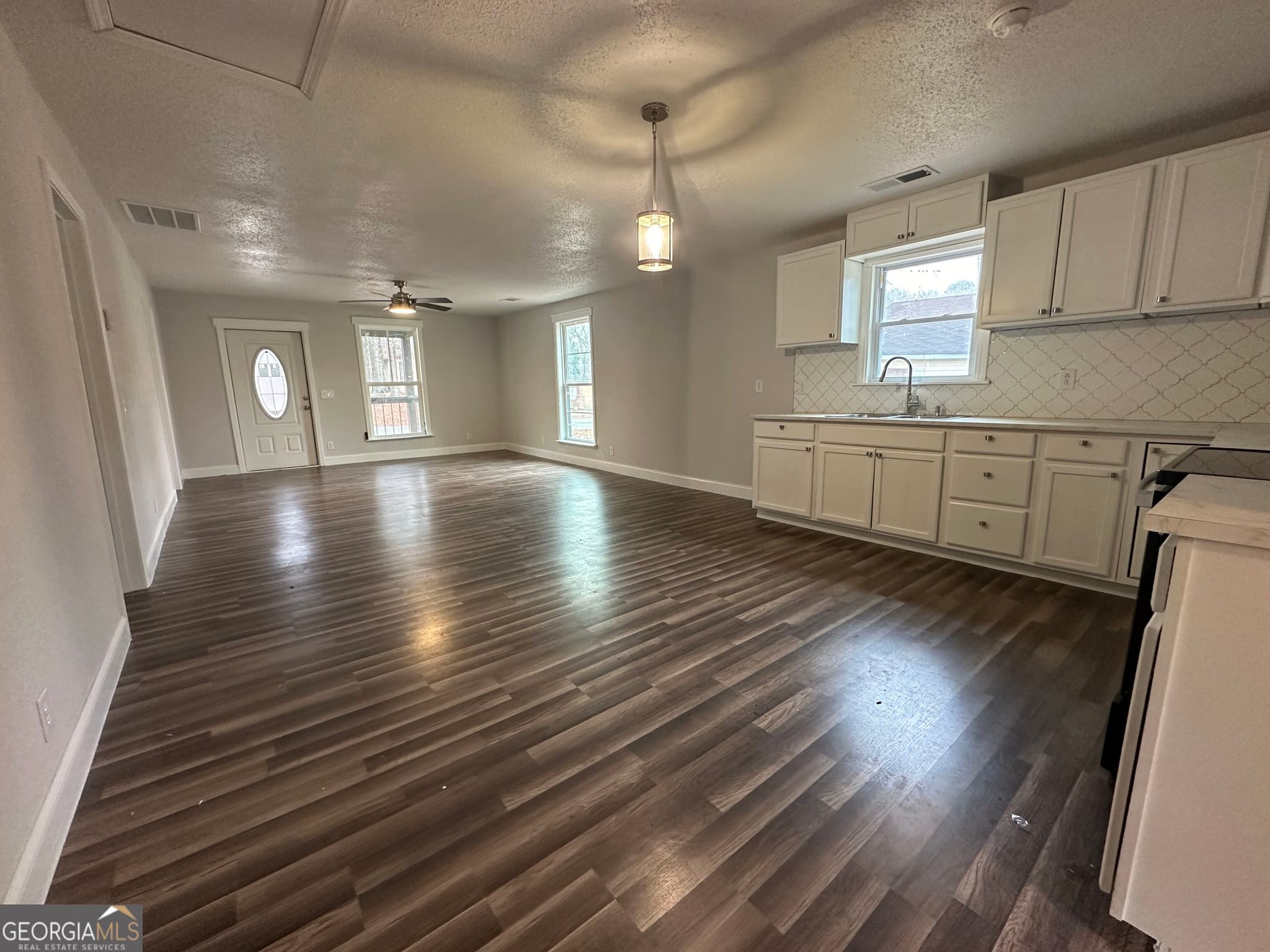 3 bedroom, 2 bathroom, 992 sq ft single family residence for sale at 60 Edwards Street, Griffin, GA 30223 — photo 5