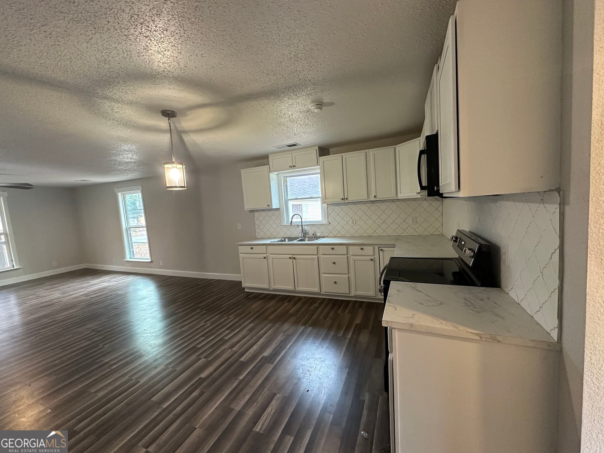 3 bedroom, 2 bathroom, 992 sq ft single family residence for sale at 60 Edwards Street, Griffin, GA 30223 — photo 4