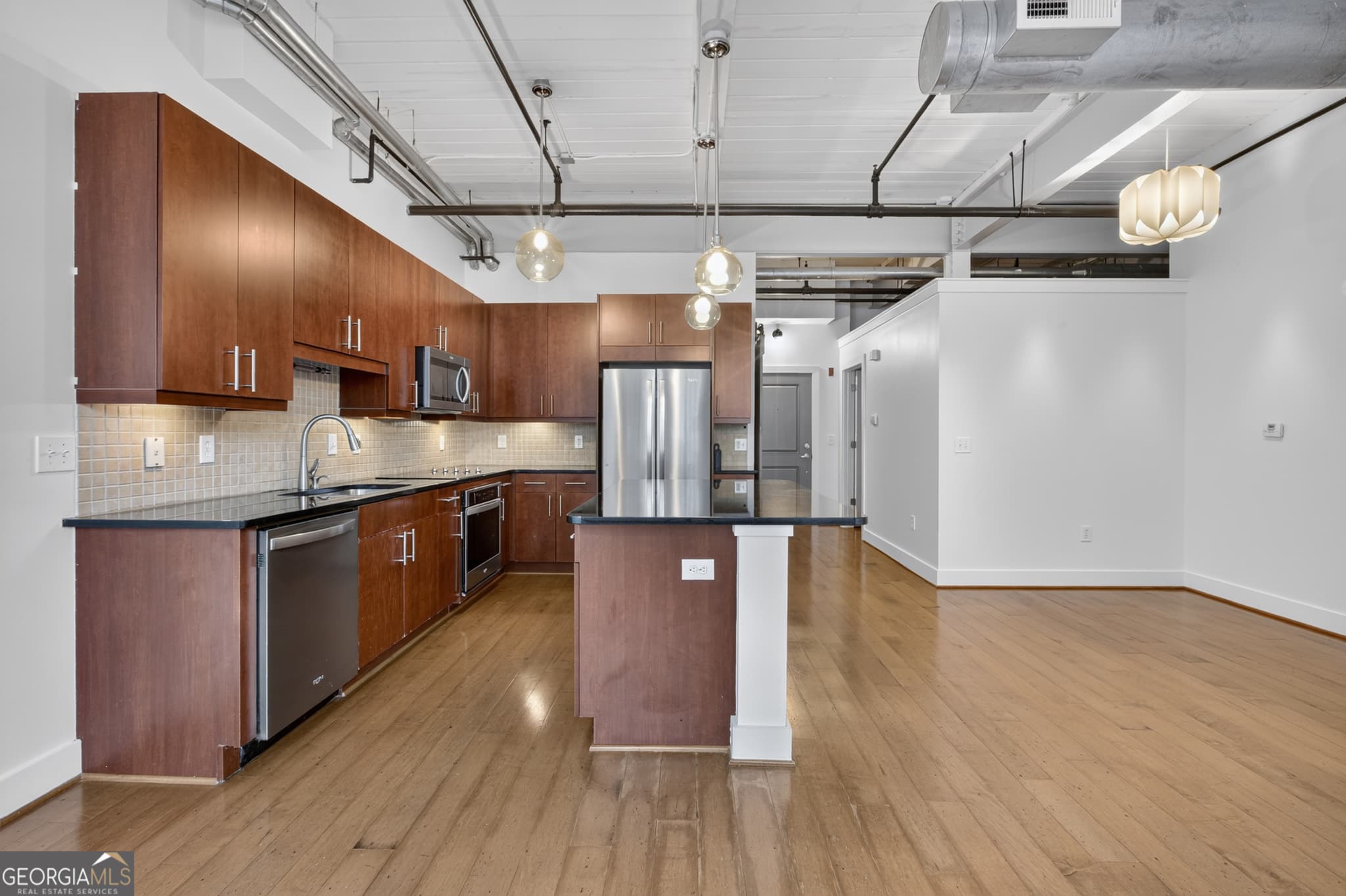 2 bedroom, 2 bathroom, 1,120 sq ft loft,condominium for sale at 1261 Caroline Street 110, Atlanta, GA 30307 — photo 4