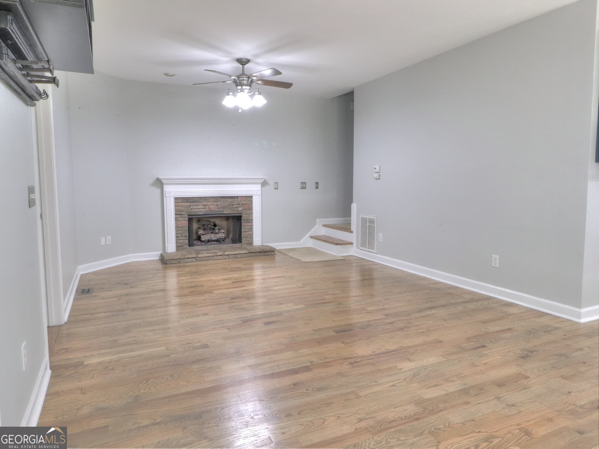 4 bedroom, 2 bathroom, 1,312 sq ft single family residence for sale at 172 Beacon Hill Drive, Cleveland, GA 30528 — photo 6