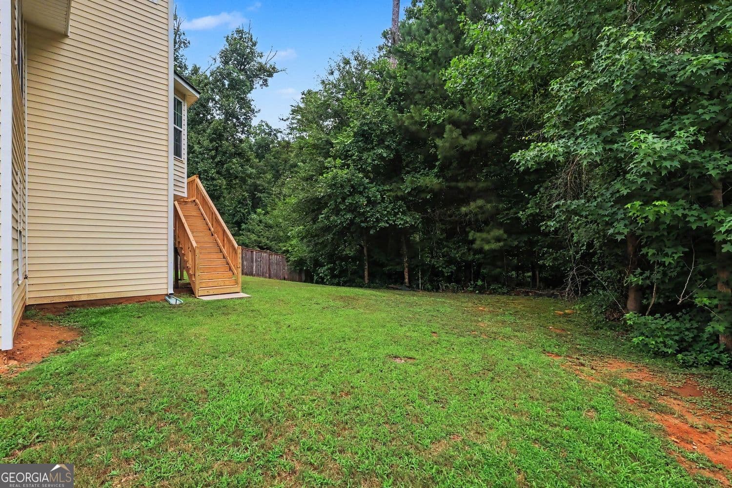 4 bedroom, 2.5 bathroom, 4,218 sq ft single family residence for sale at 3747 Valley Bluff Lane, Snellville, GA 30039 — photo 6