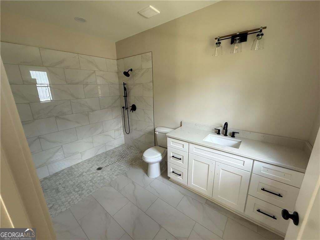 5 bedroom, 5.5 bathroom, 4,505 sq ft single family residence for sale at 2468 Rockbridge Road, Conyers, GA 30012 — photo 6