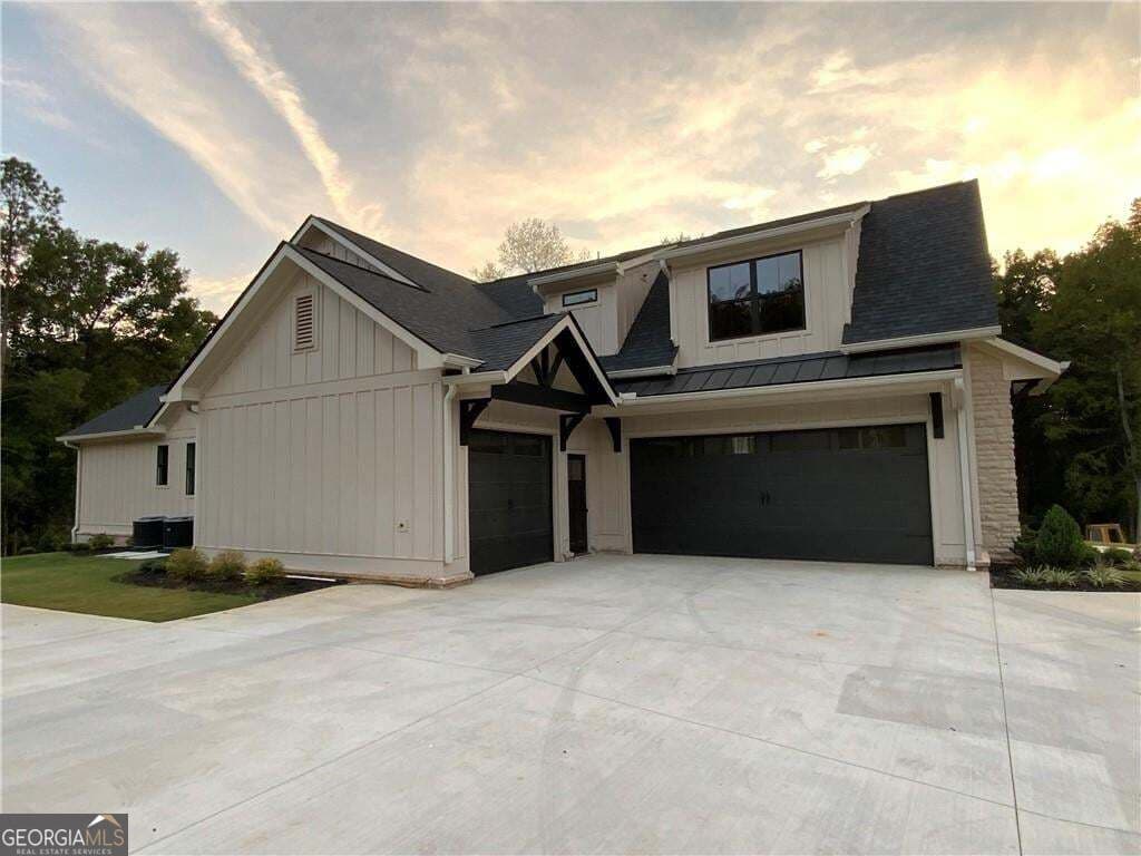 5 bedroom, 5.5 bathroom, 4,505 sq ft single family residence for sale at 2468 Rockbridge Road, Conyers, GA 30012 — photo 3