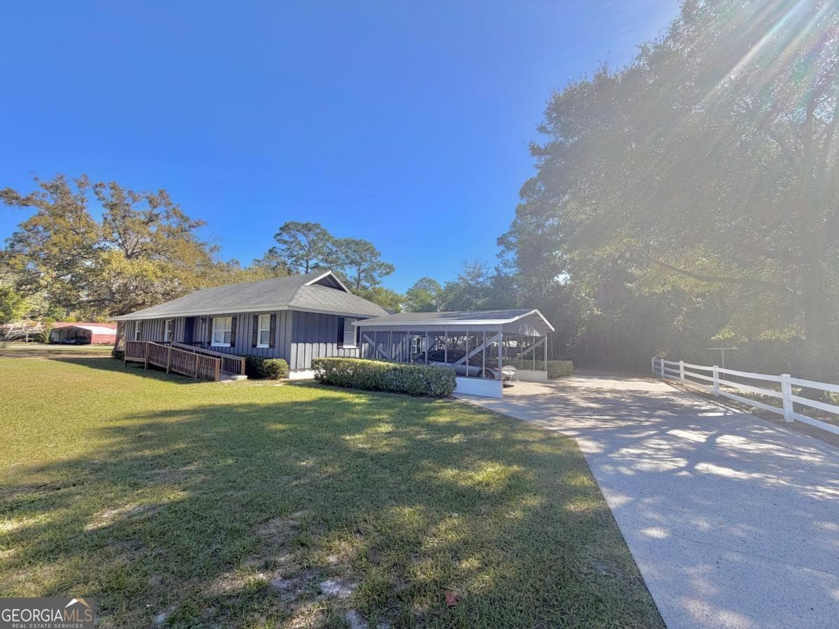 3 bedroom, 2 bathroom, 2,288 sq ft single family residence sold at 1101 S Palm Street, Jesup, GA 31546