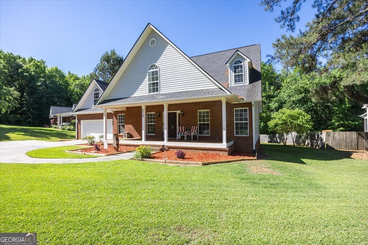 3 bedroom, 3.5 bathroom, 2,472 sq ft single family residence for sale at 619 Grayridge Road, Gray, GA 31032 — photo 2