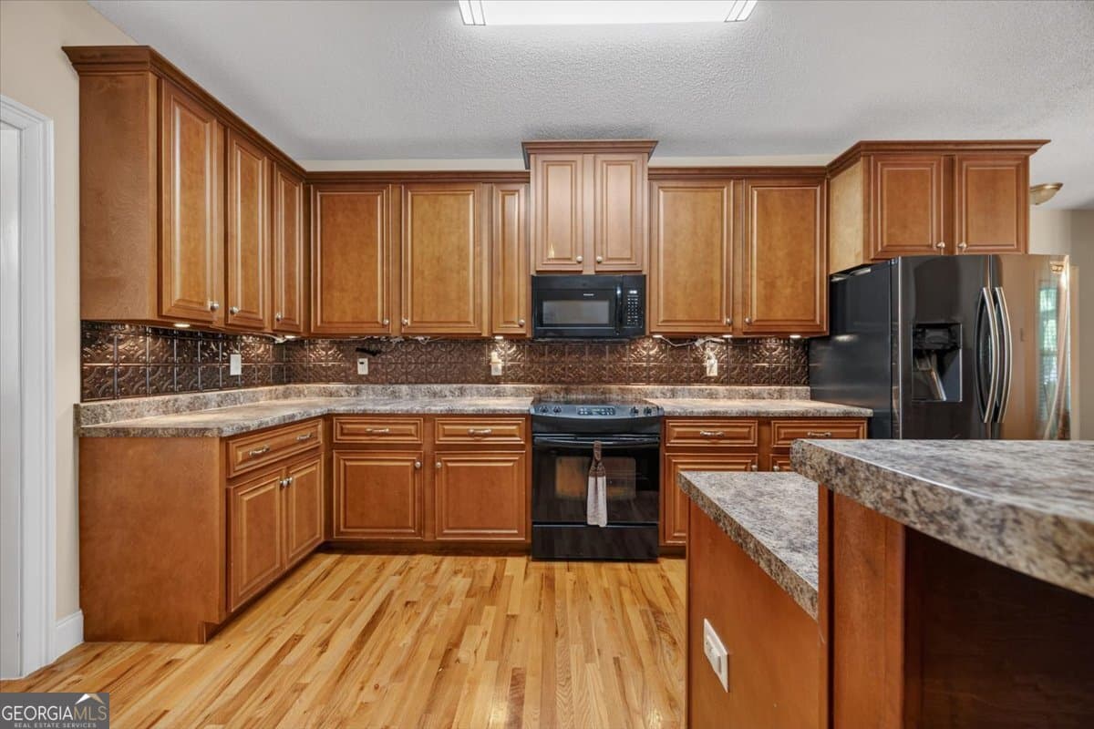 3 bedroom, 3.5 bathroom, 2,472 sq ft single family residence for sale at 619 Grayridge Road, Gray, GA 31032 — photo 9