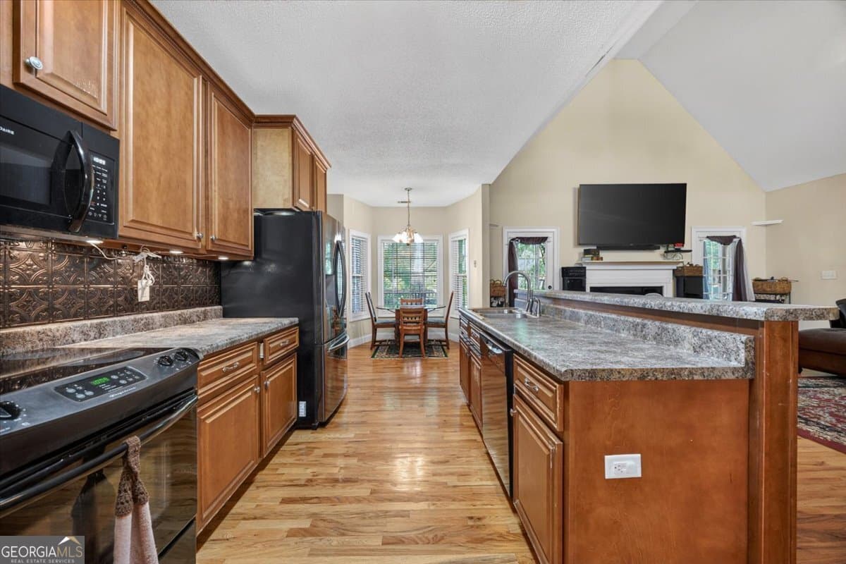 3 bedroom, 3.5 bathroom, 2,472 sq ft single family residence for sale at 619 Grayridge Road, Gray, GA 31032 — photo 10