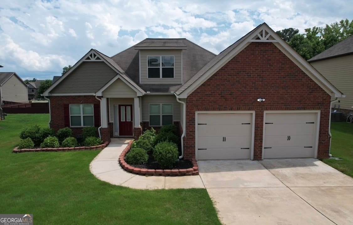 4 bedroom, 3 bathroom, 2,585 sq ft single family residence for sale at 549 Harmony Way, Locust Grove, GA 30248 — photo 1 of 45