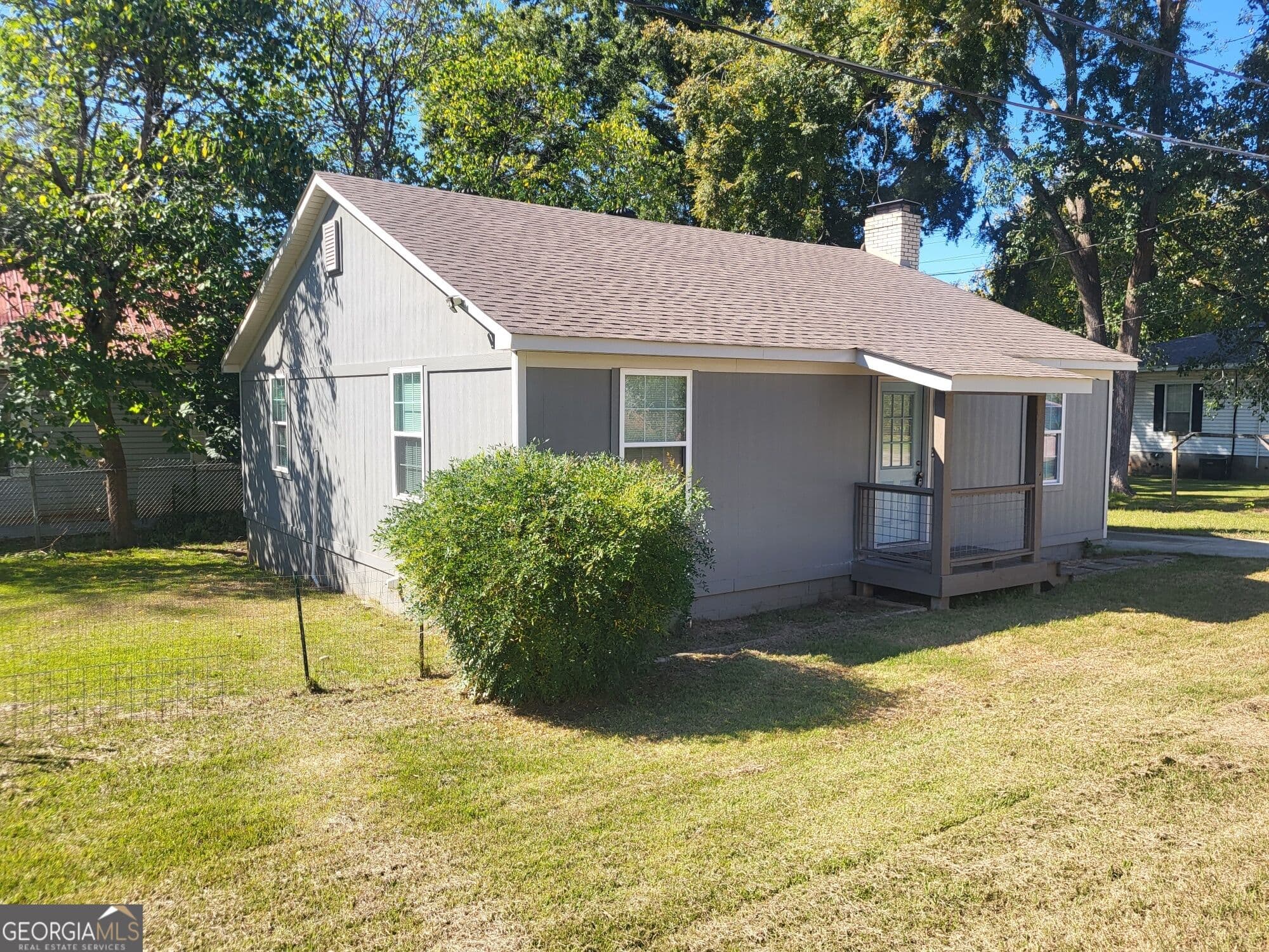 3 bedroom, 1 bathroom, 1,089 sq ft single family residence for sale at 2318 S 1st Avenue, Lanett, AL 36863 — photo 2