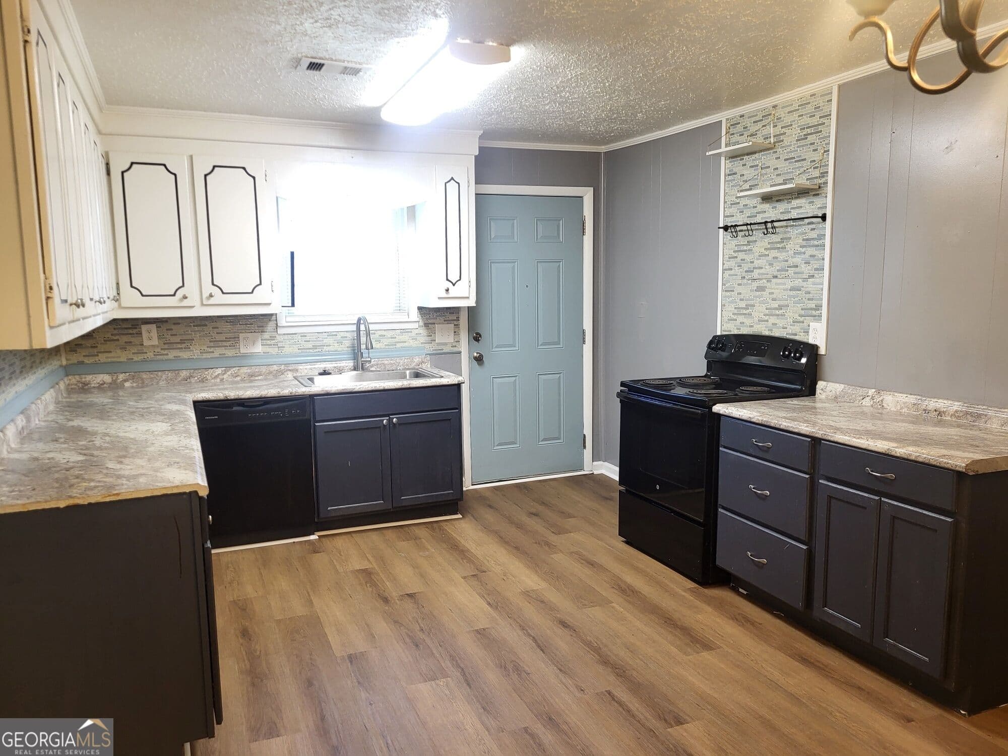 3 bedroom, 1 bathroom, 1,089 sq ft single family residence for sale at 2318 S 1st Avenue, Lanett, AL 36863 — photo 10