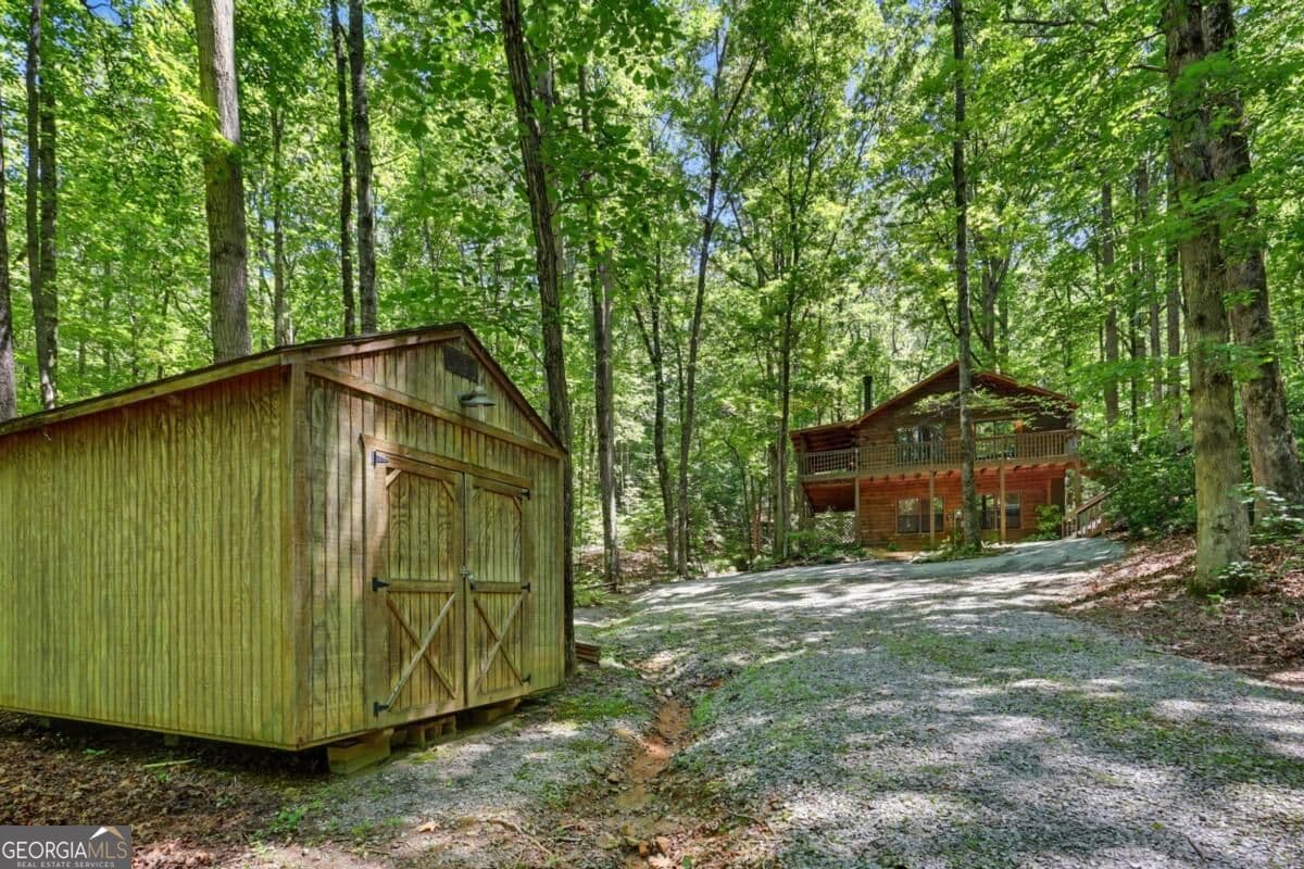 3 bedroom, 2 bathroom, 1,560 sq ft cabin,single family residence for sale at 252 Navigator Lane, Tiger, GA 30576 — photo 6