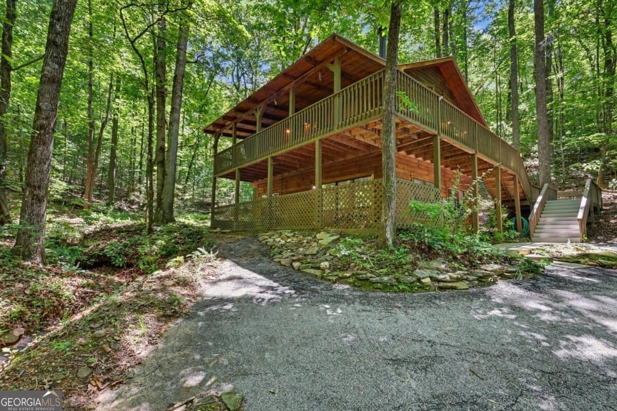 3 bedroom, 2 bathroom, 1,560 sq ft cabin,single family residence for sale at 252 Navigator Lane, Tiger, GA 30576 — photo 7