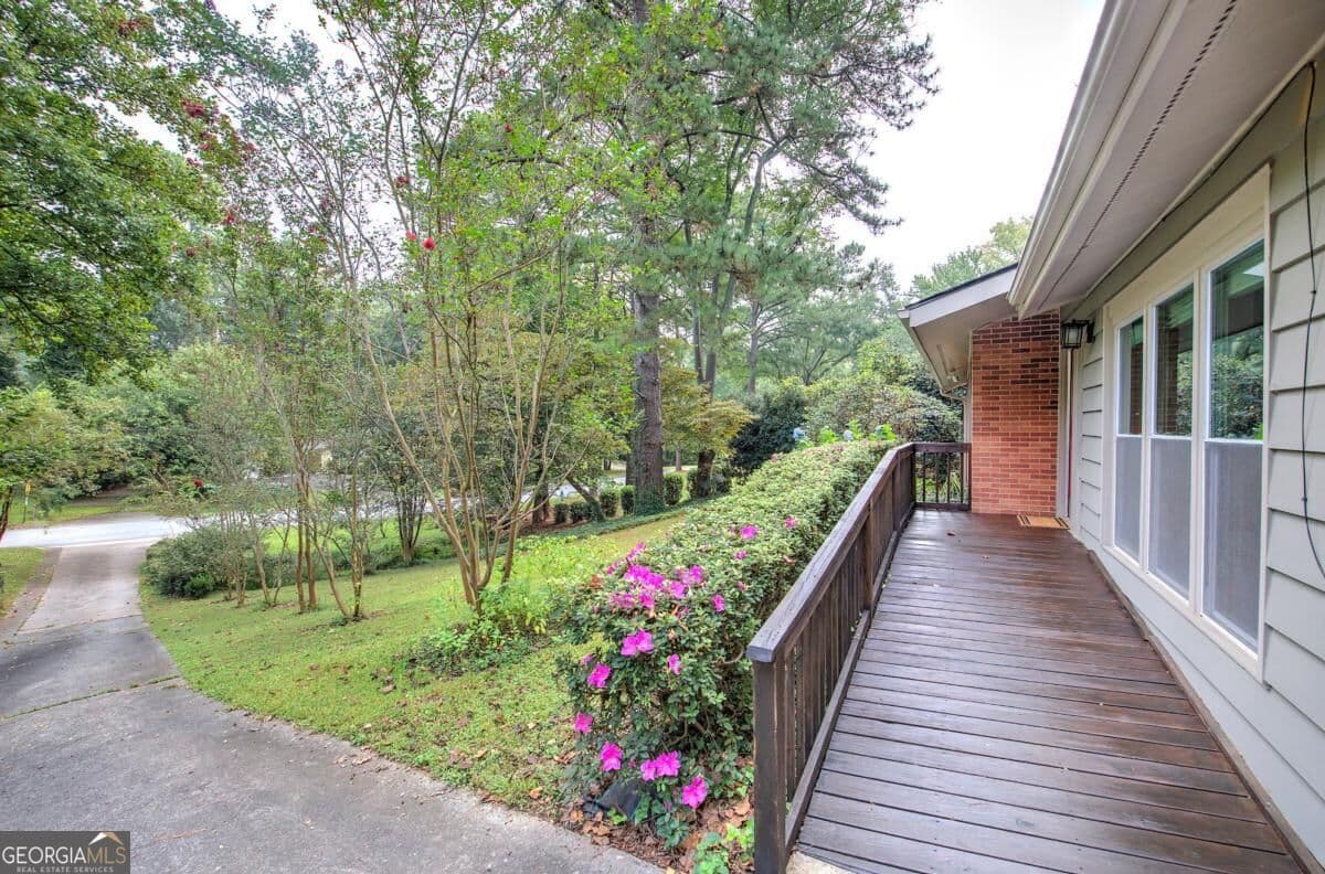 3 bedroom, 2 bathroom, 1,445 sq ft single family residence for sale at 1990 Glenroy Place, Smyrna, GA 30080 — photo 6