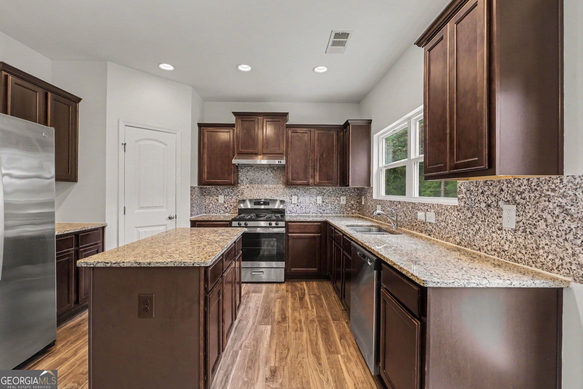 4 bedroom, 2.5 bathroom, 1,714 sq ft single family residence for sale at 32 Susie Creek Lane, Villa Rica, GA 30180 — photo 10