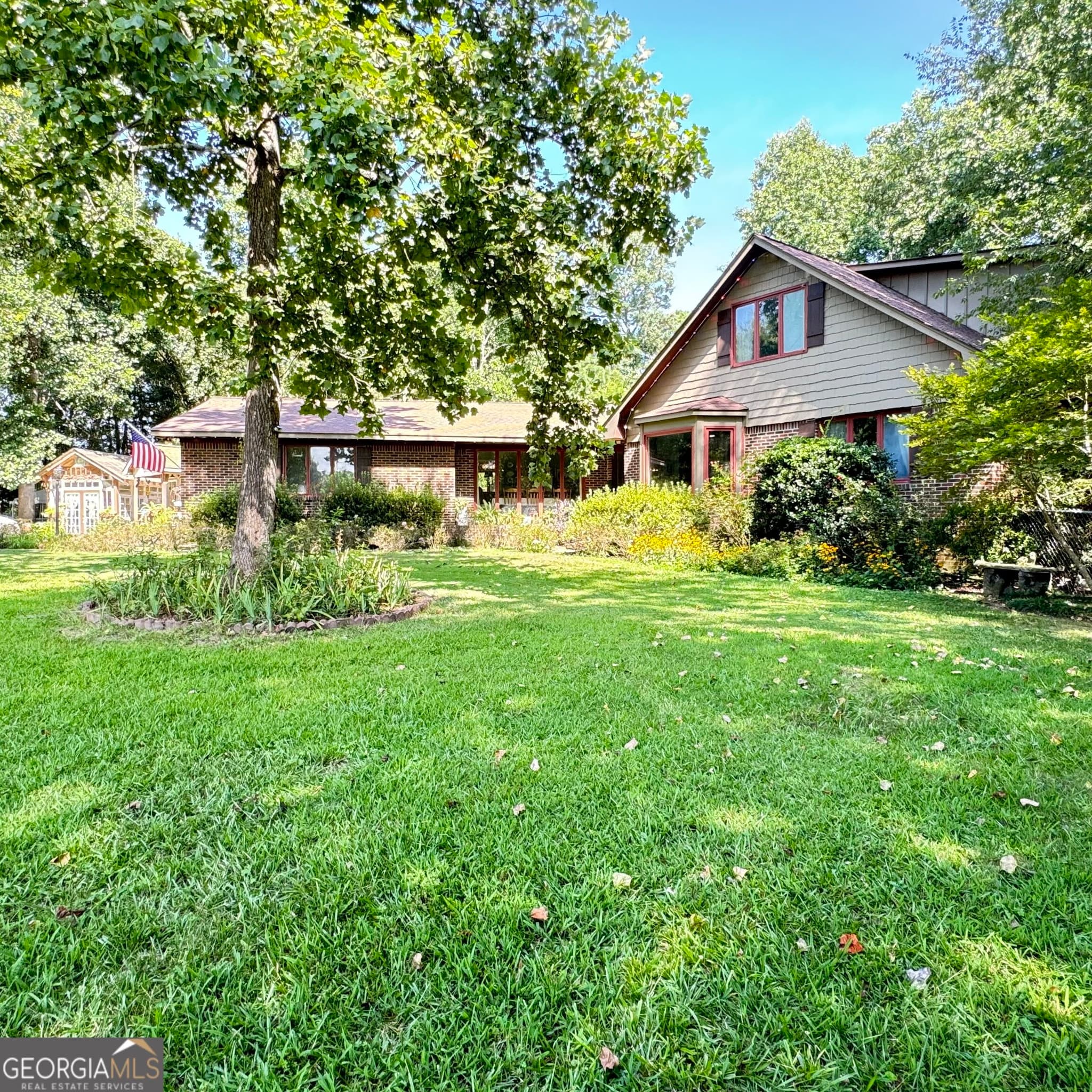 4 bedroom, 3 bathroom, 3,200 sq ft single family residence for sale at 1027 1st Avenue, Centre, AL 35960 — photo 6