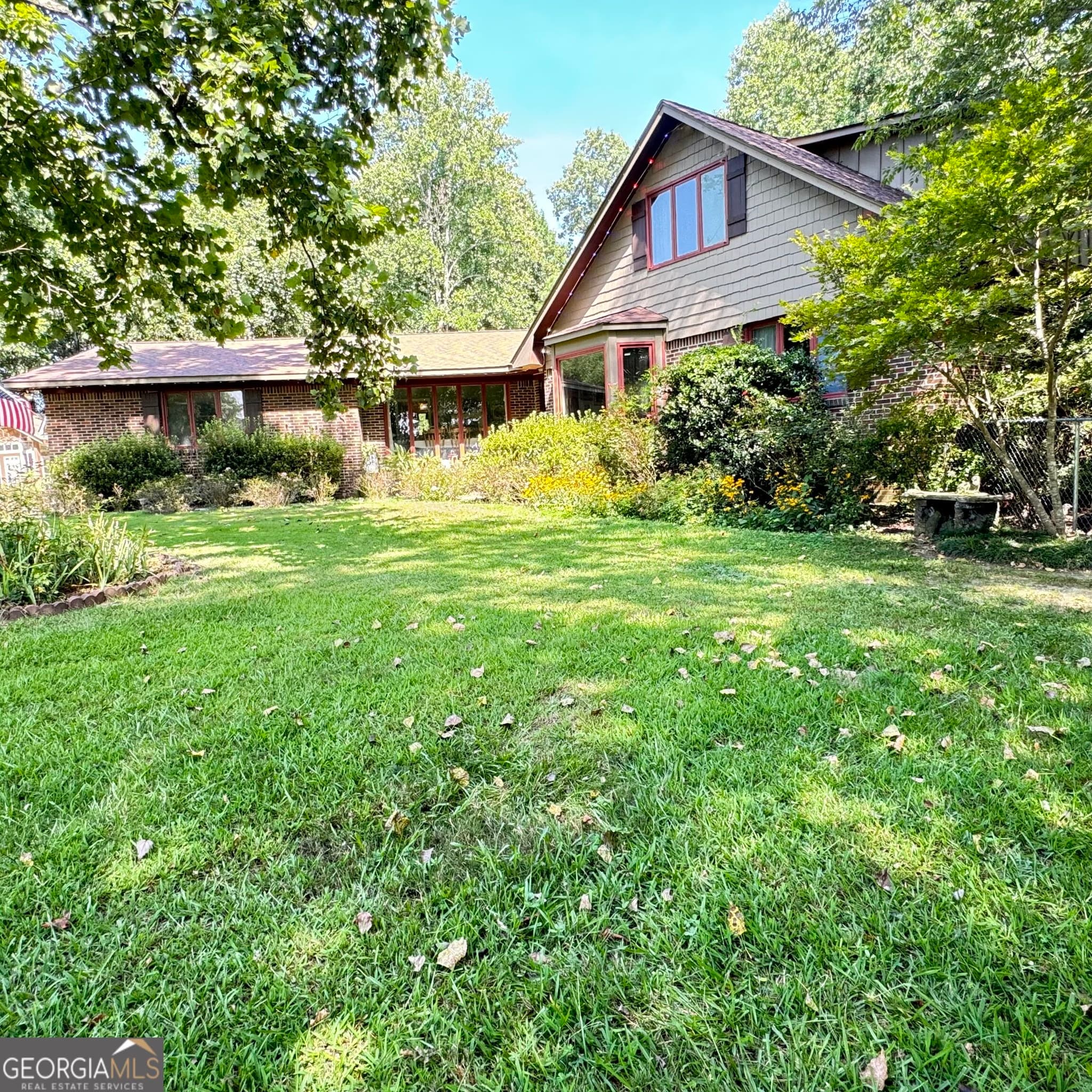 4 bedroom, 3 bathroom, 3,200 sq ft single family residence for sale at 1027 1st Avenue, Centre, AL 35960 — photo 5