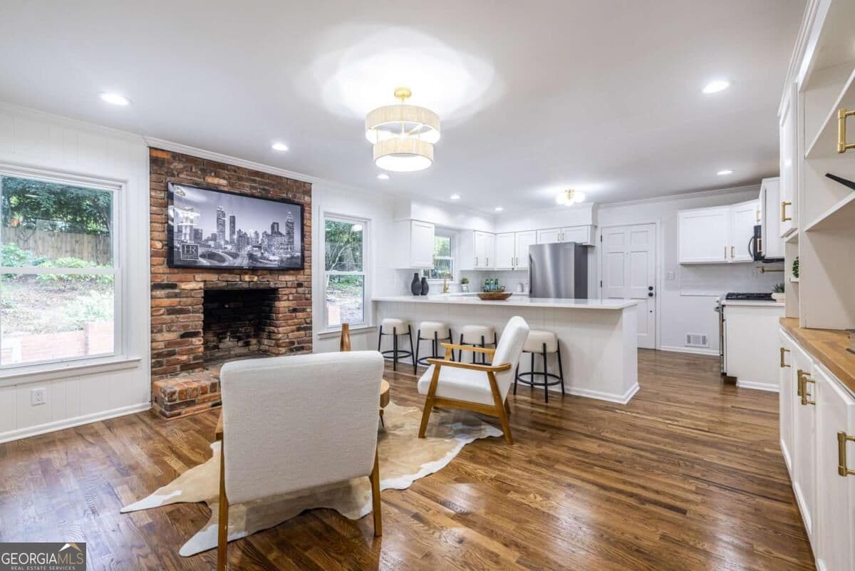 3 bedroom, 2 bathroom, 2,254 sq ft single family residence for rent at 693 N Superior Avenue, Decatur, GA 30033 for $4,000 a month — photo 4