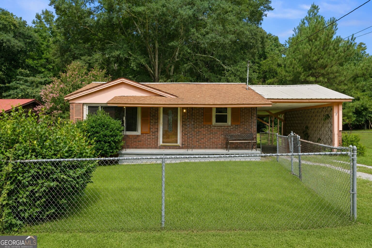 3 bedroom, 1 bathroom, 1,015 sq ft single family residence for sale at 222 Grove Street, Washington, GA 30673