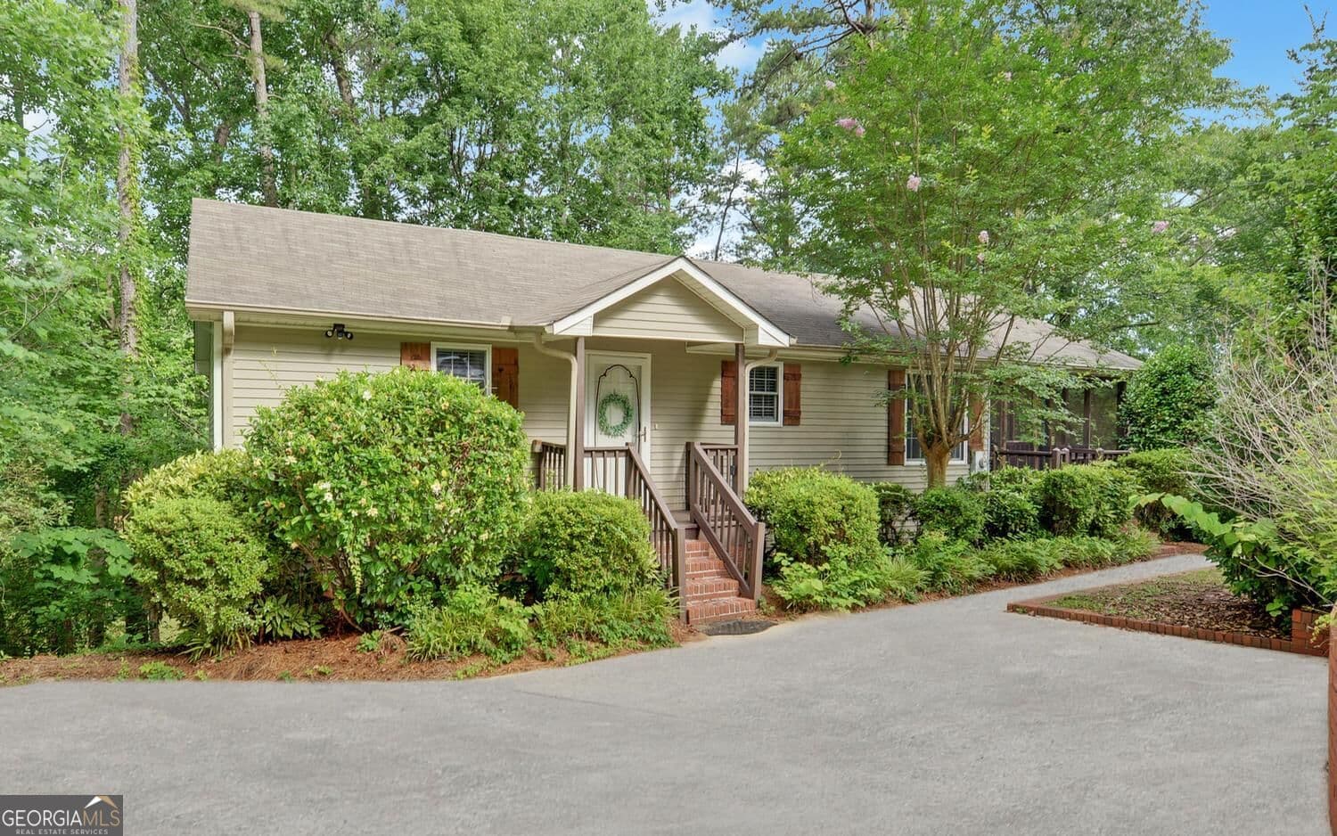 3 bedroom, 2 bathroom, 2,010 sq ft single family residence for sale at 303 River Point Road, Martin, GA 30557 — photo 2