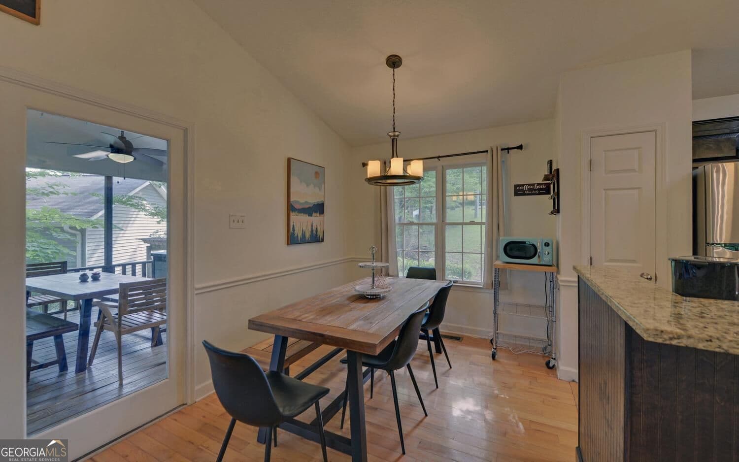 3 bedroom, 2 bathroom, 2,010 sq ft single family residence for sale at 303 River Point Road, Martin, GA 30557 — photo 8