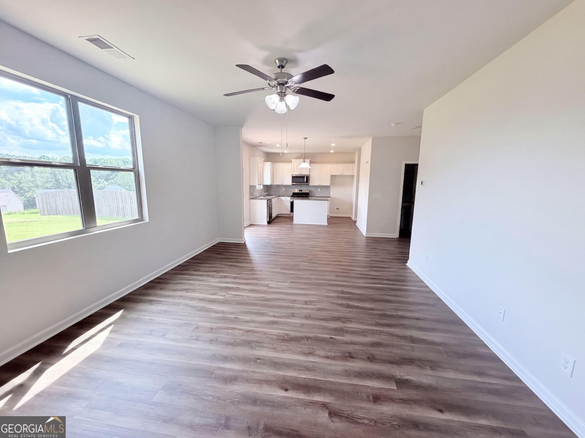 4 bedroom, 2.5 bathroom, 2,416 sq ft single family residence for sale at 2048 Massey Lane, Winder, GA 30680 — photo 6