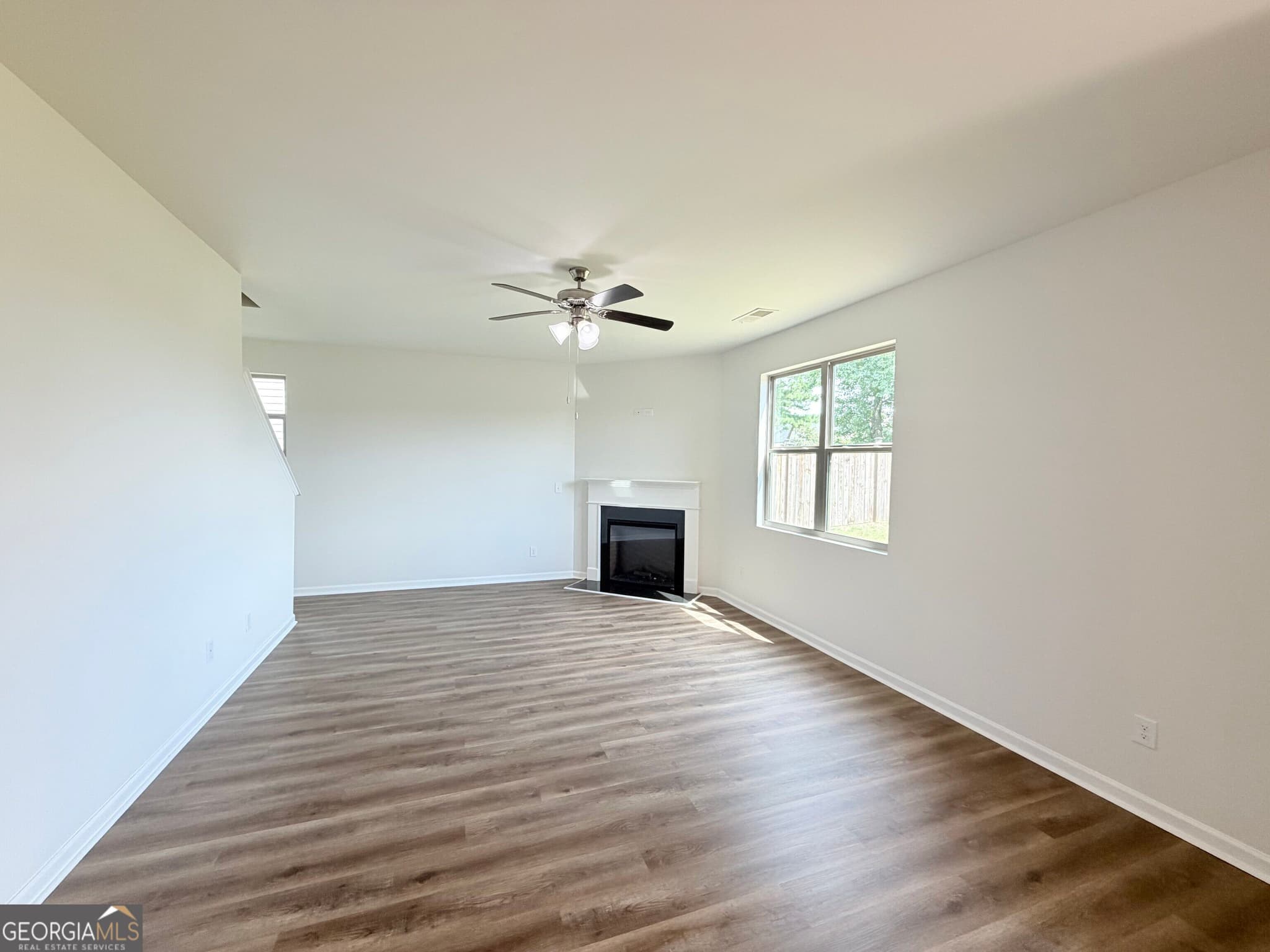 4 bedroom, 2.5 bathroom, 2,416 sq ft single family residence for sale at 2048 Massey Lane, Winder, GA 30680 — photo 7