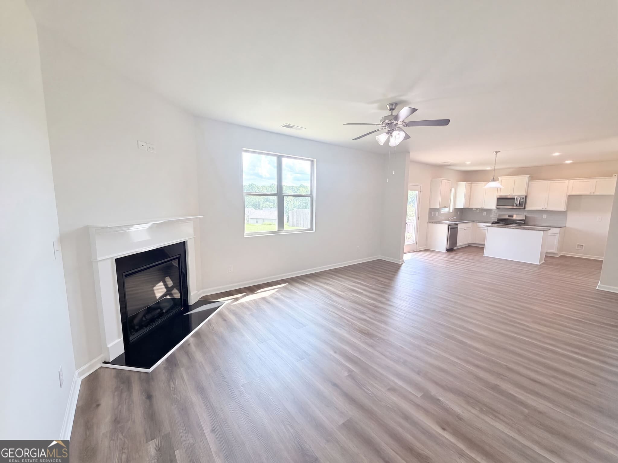 4 bedroom, 2.5 bathroom, 2,416 sq ft single family residence for sale at 2048 Massey Lane, Winder, GA 30680 — photo 3