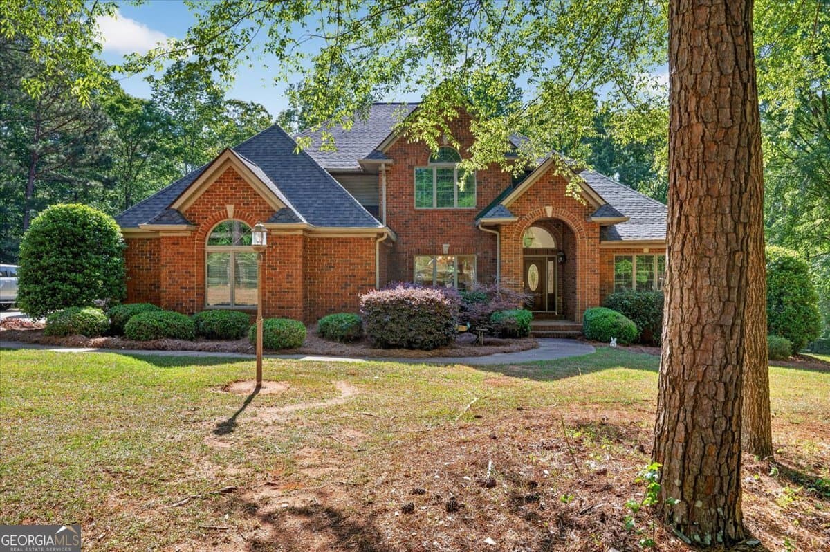 5 bedroom, 4.5 bathroom, 4,855 sq ft single family residence under contract at 52 Hamil Drive, Macon, GA 31220