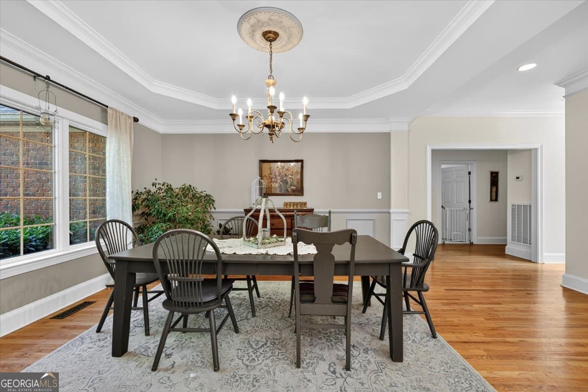 5 bedroom, 4.5 bathroom, 4,855 sq ft single family residence under contract at 52 Hamil Drive, Macon, GA 31220 — photo 8