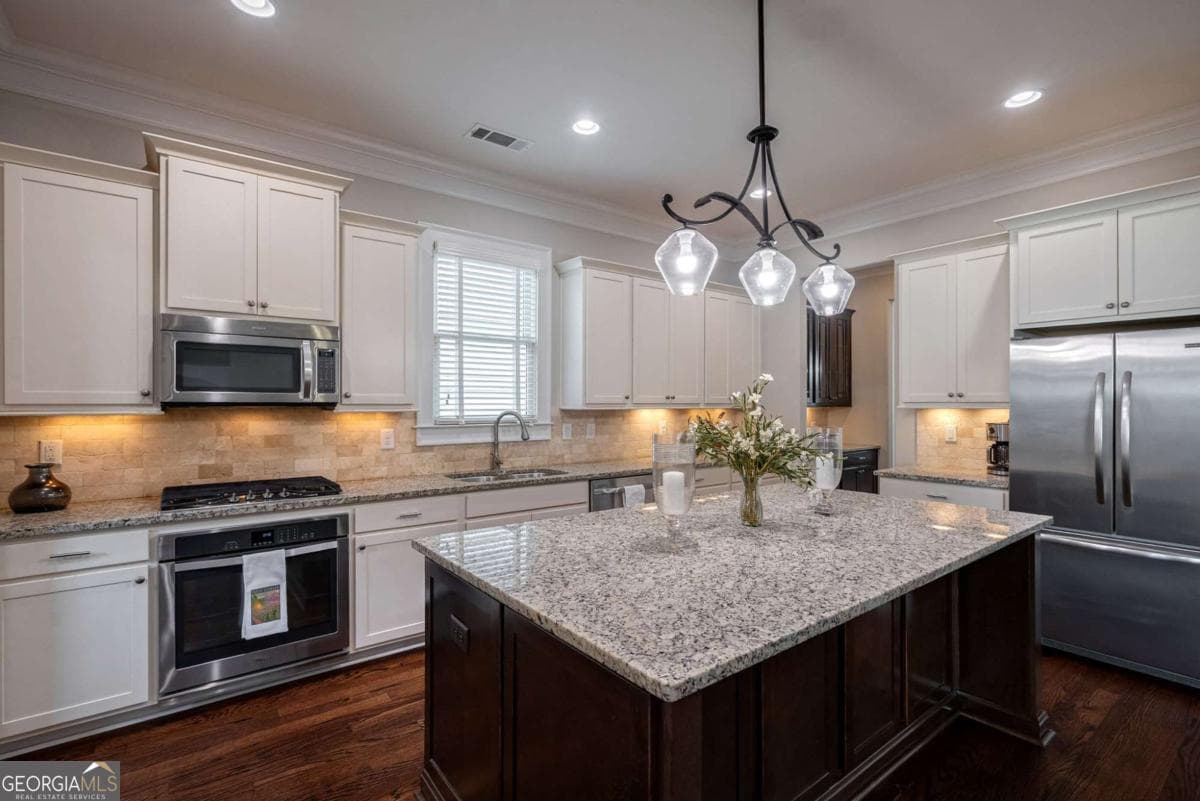 3 bedroom, 3.5 bathroom, 2,596 sq ft single family residence for sale at 3790 Greenleffe Drive, Statham, GA 30666 — photo 10