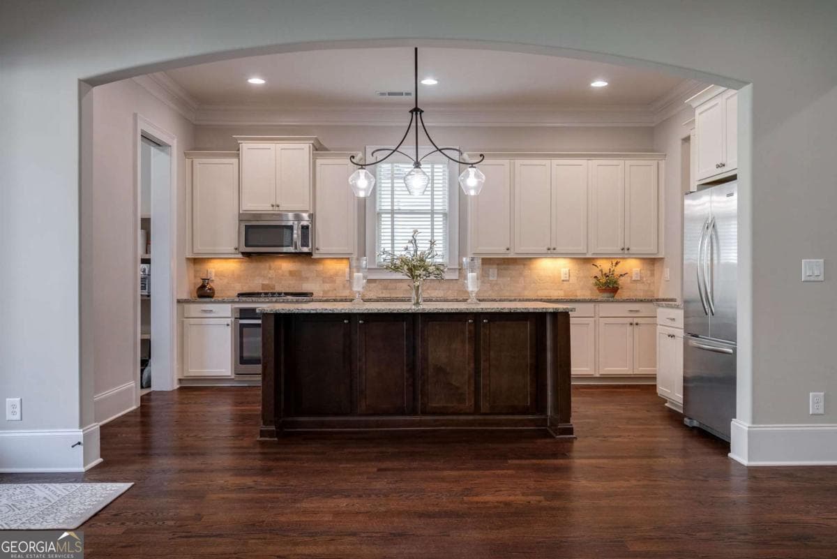 3 bedroom, 3.5 bathroom, 2,596 sq ft single family residence for sale at 3790 Greenleffe Drive, Statham, GA 30666 — photo 8