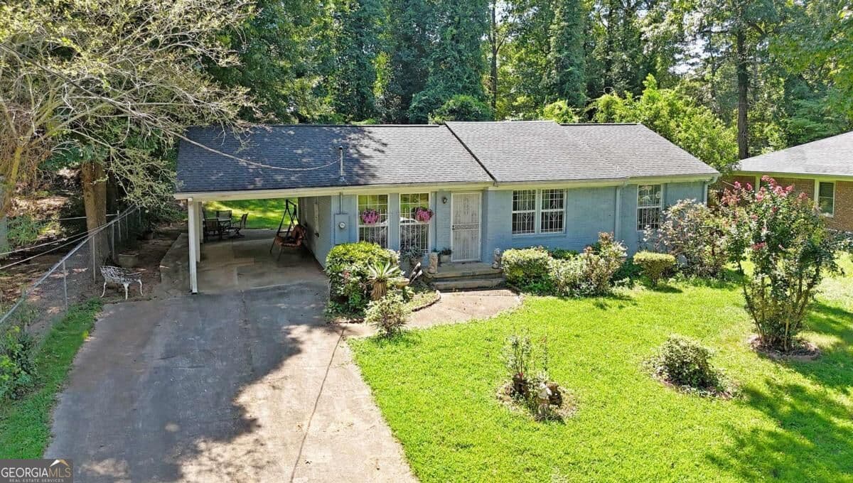 3 bedroom, 1.5 bathroom, 1,067 sq ft single family residence for sale at 2985 Catalina Drive, Decatur, GA 30032