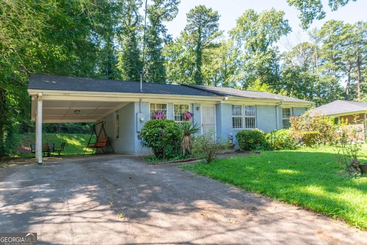 3 bedroom, 1.5 bathroom, 1,067 sq ft single family residence for sale at 2985 Catalina Drive, Decatur, GA 30032 — photo 4