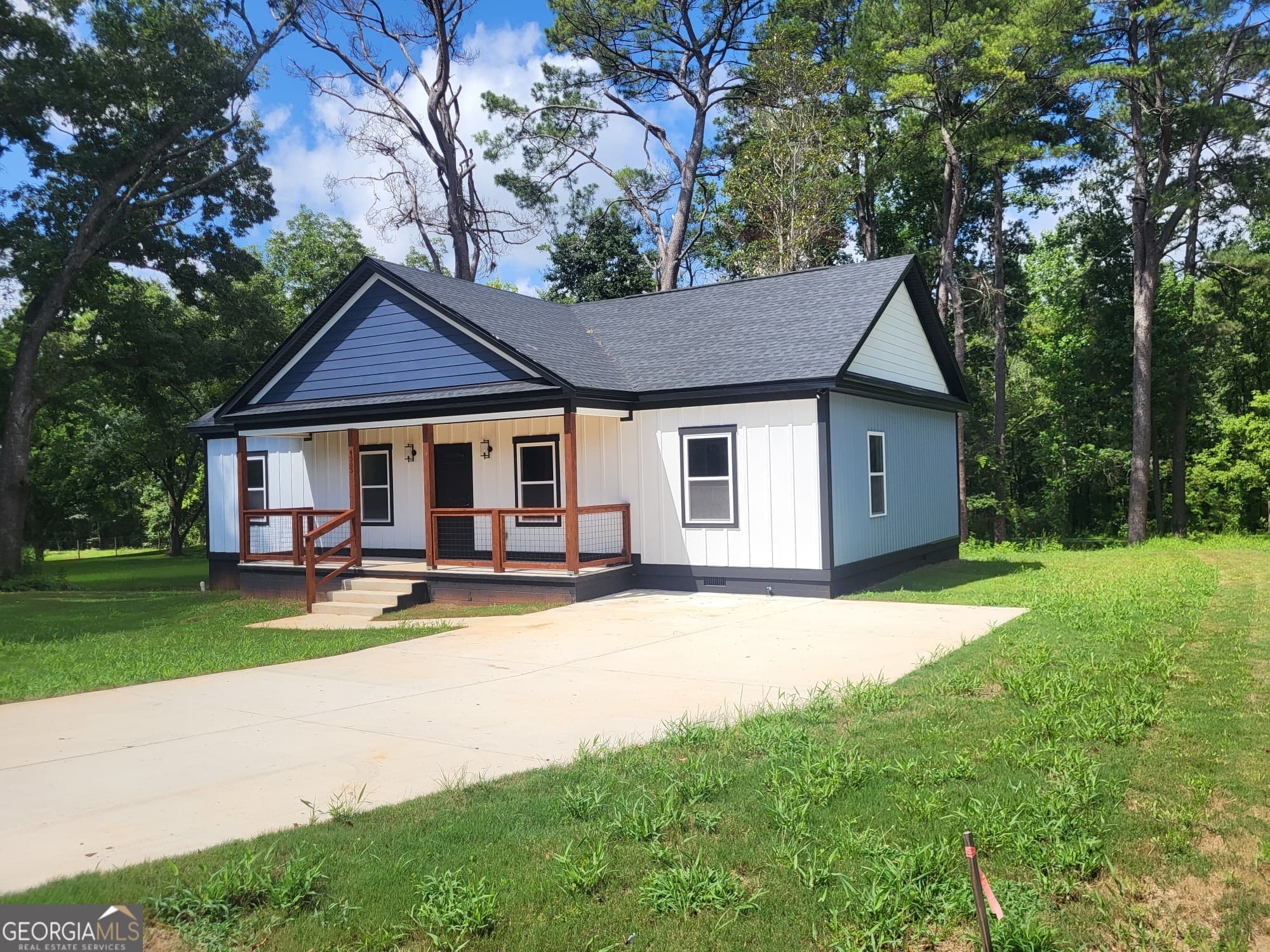 3 bedroom, 2 bathroom, 1,428 sq ft single family residence for sale at 4305 22nd Avenue, Valley, AL 36854 — photo 4
