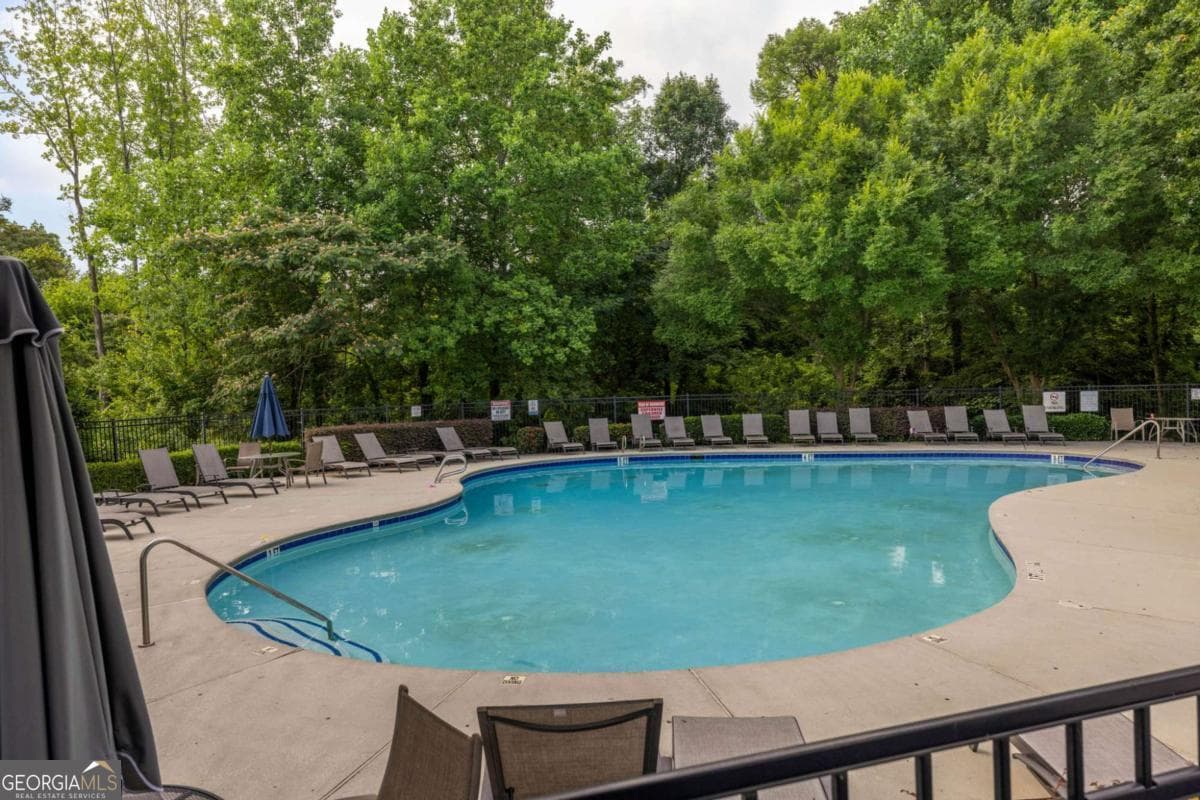 2 bedroom, 2.5 bathroom, 1,326 sq ft townhouse for sale at 1140 Liberty Parkway, Atlanta, GA 30318 — photo 10