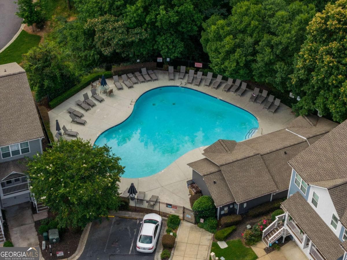 2 bedroom, 2.5 bathroom, 1,326 sq ft townhouse for sale at 1140 Liberty Parkway, Atlanta, GA 30318 — photo 8