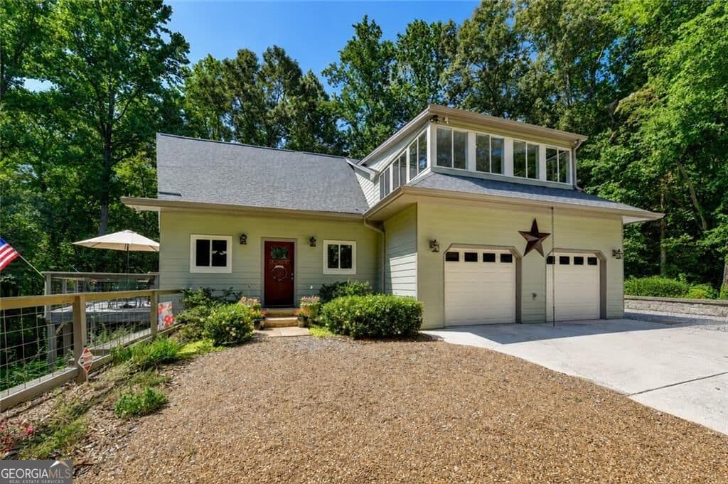 4 bedroom, 3 bathroom, 3,682 sq ft single family residence for sale at 6173 Pine Circle, Flowery Branch, GA 30542 — photo 7