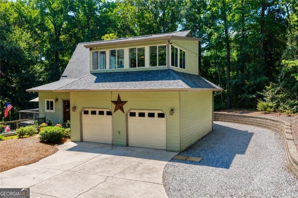 4 bedroom, 3 bathroom, 3,682 sq ft single family residence for sale at 6173 Pine Circle, Flowery Branch, GA 30542 — photo 1 of 126