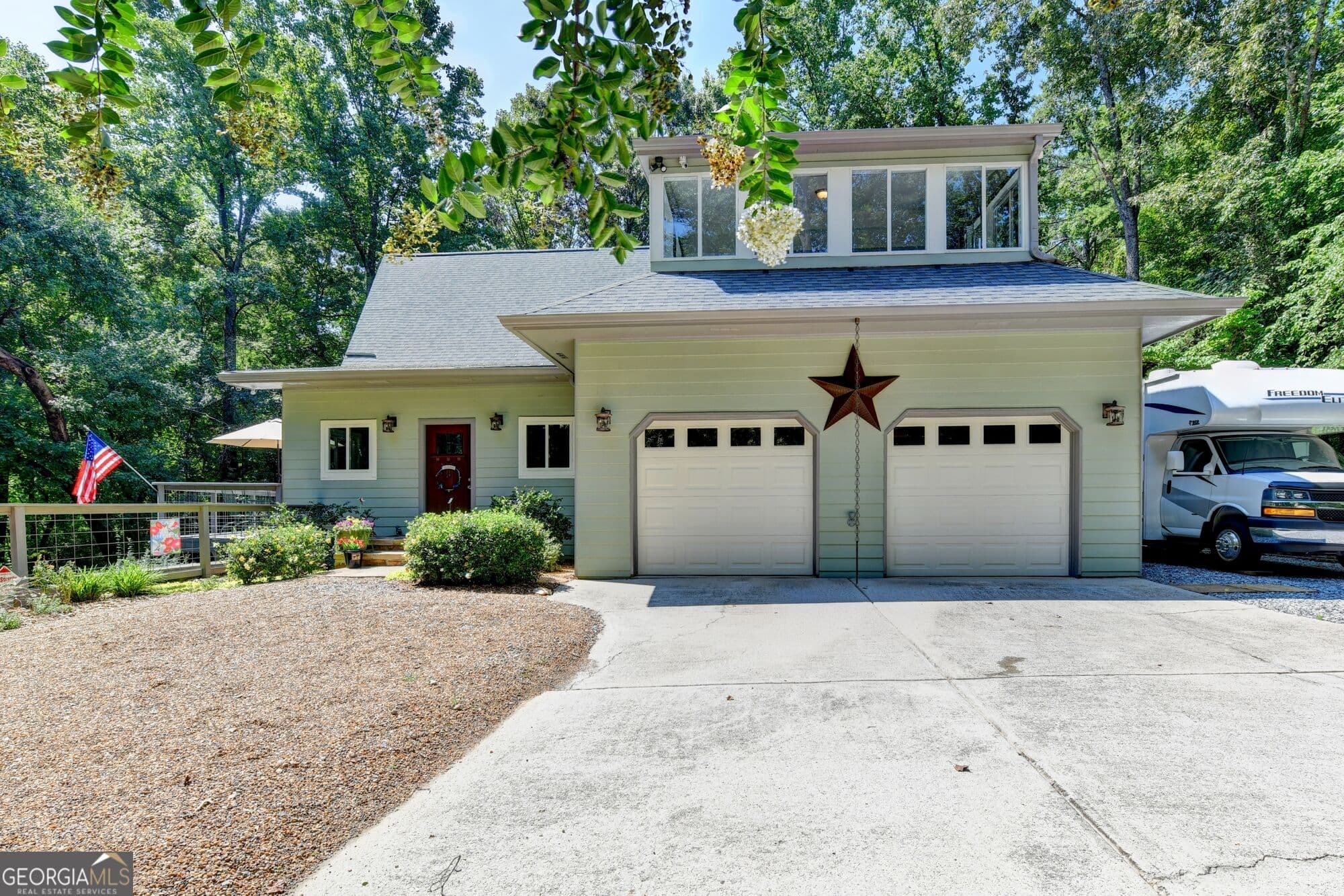 4 bedroom, 3 bathroom, 3,682 sq ft single family residence for sale at 6173 Pine Circle, Flowery Branch, GA 30542 — photo 8
