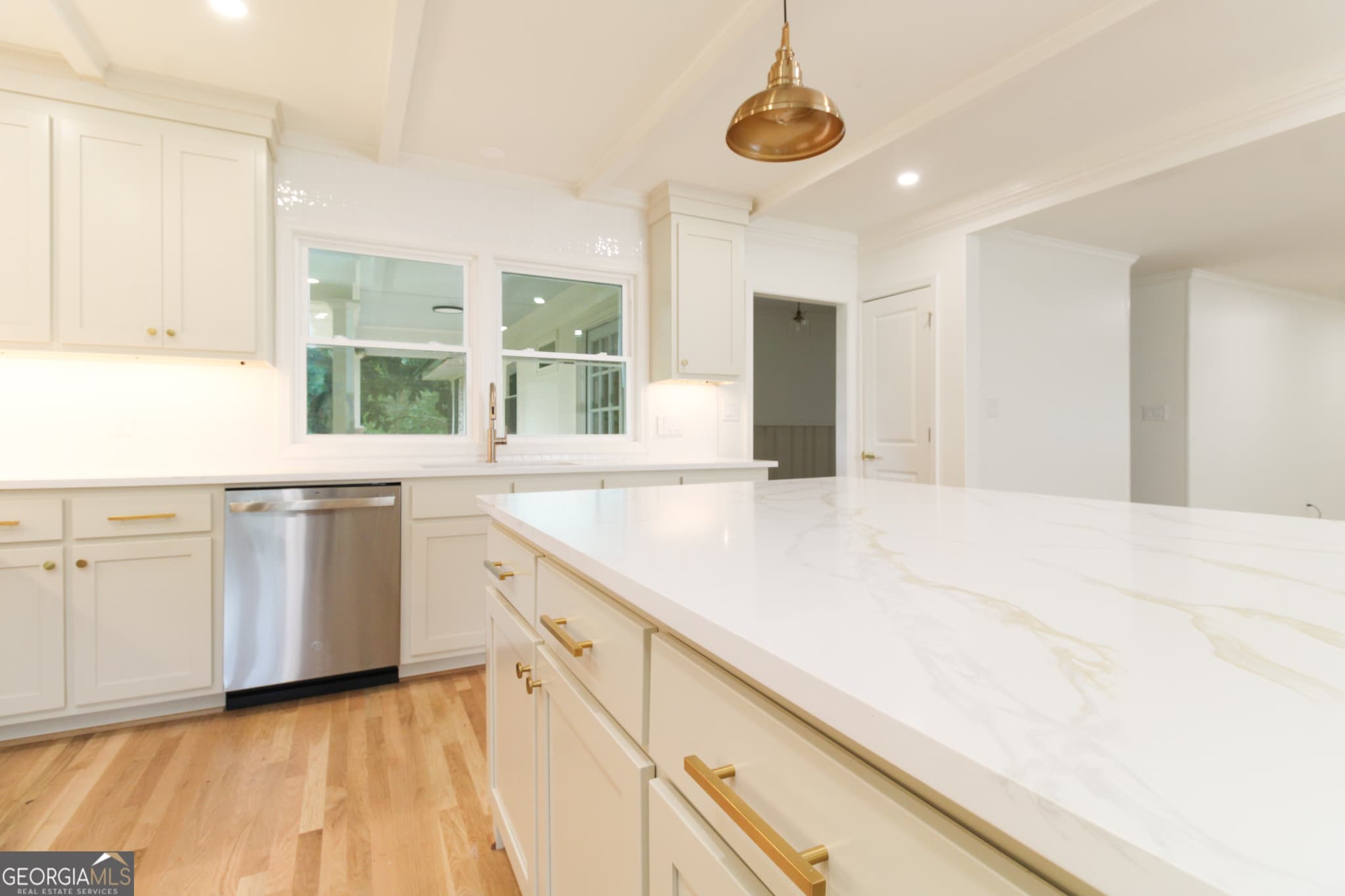3 bedroom, 3 bathroom, 2,030 sq ft single family residence for sale at 100 Williamsburg Lane, Athens, GA 30605 — photo 3
