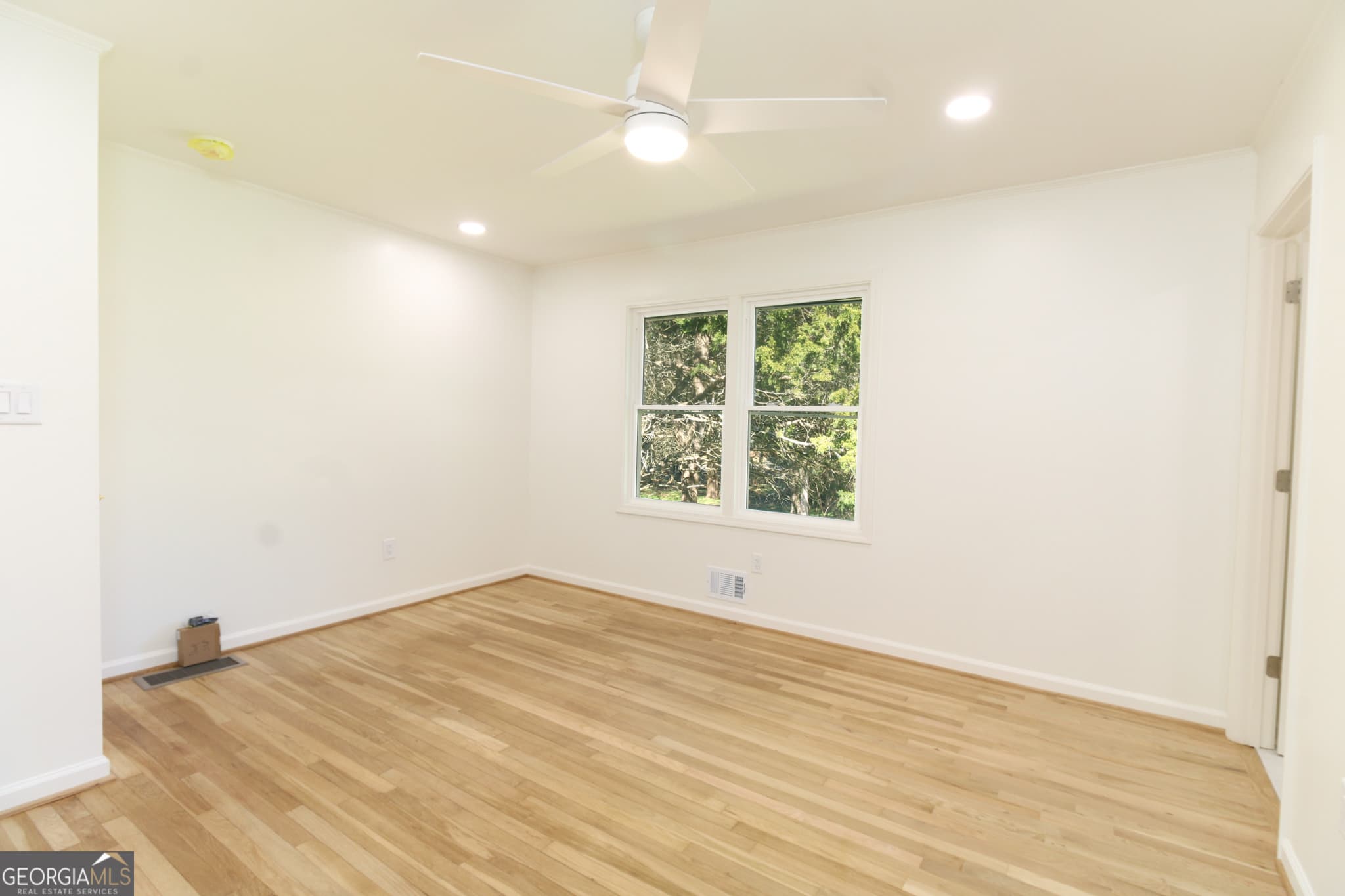 3 bedroom, 3 bathroom, 2,030 sq ft single family residence for sale at 100 Williamsburg Lane, Athens, GA 30605 — photo 5